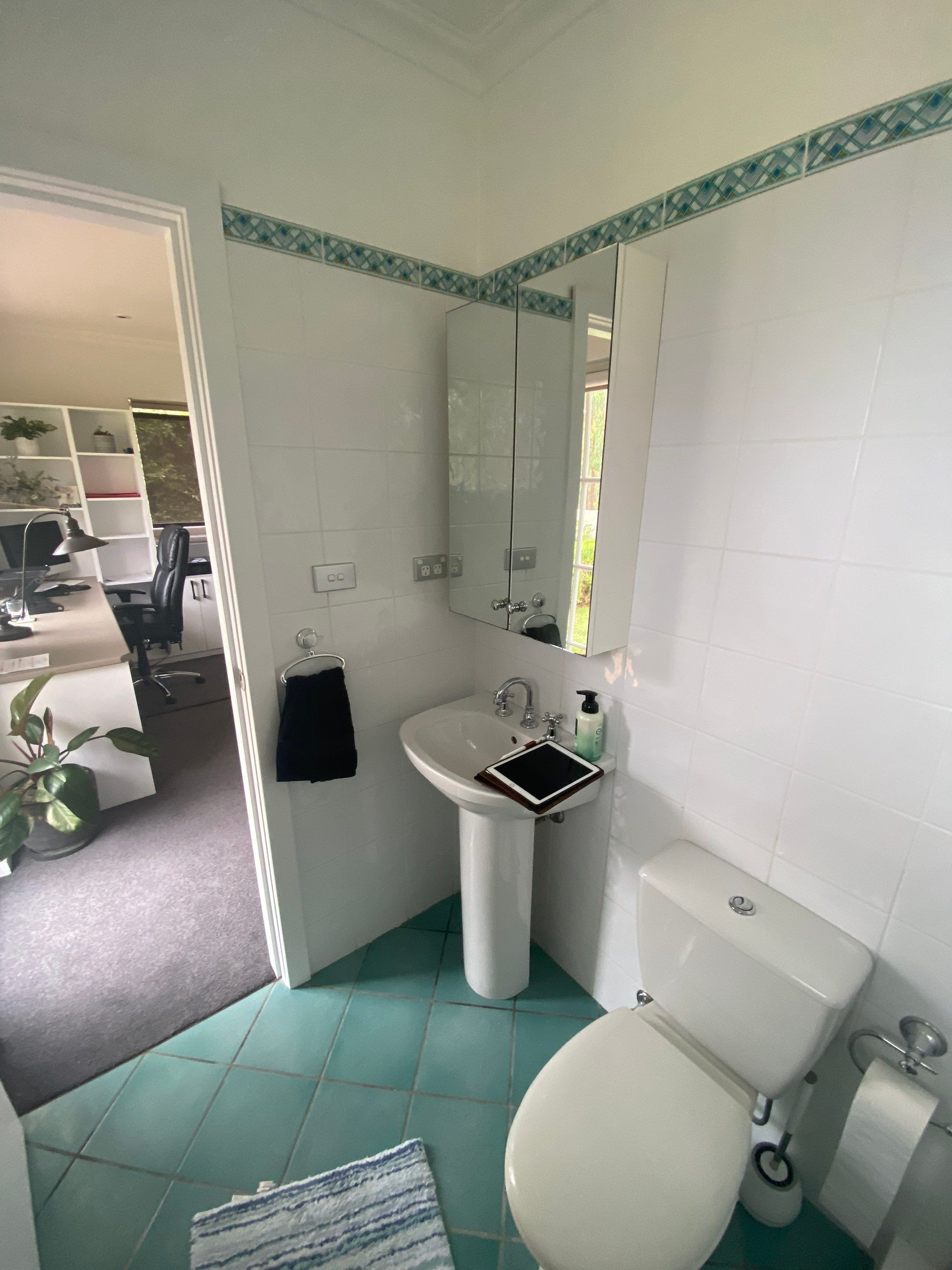 Small Ensuite Renovation by Re-seal Bathrooms