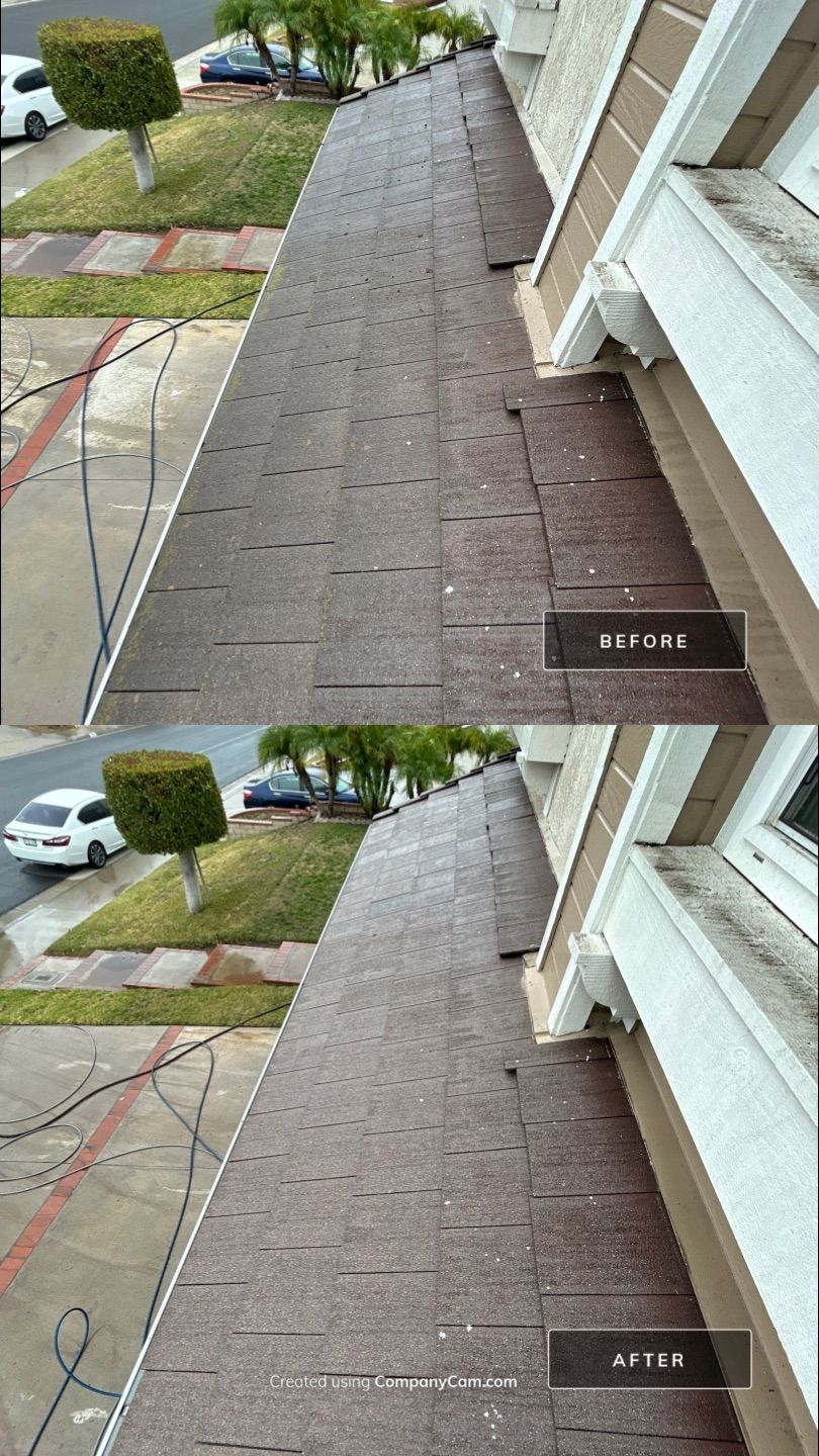 Roof Cleaning by La Power Washing Inc