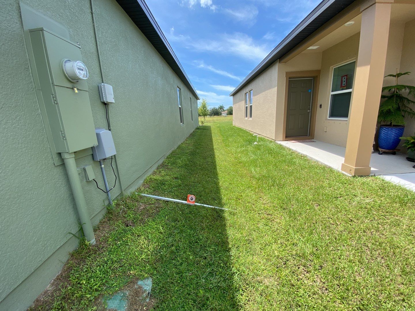 Ruskin, FL  6 ft. Tall White Vinyl Privacy Fence  by Asap fence and gates, LLC