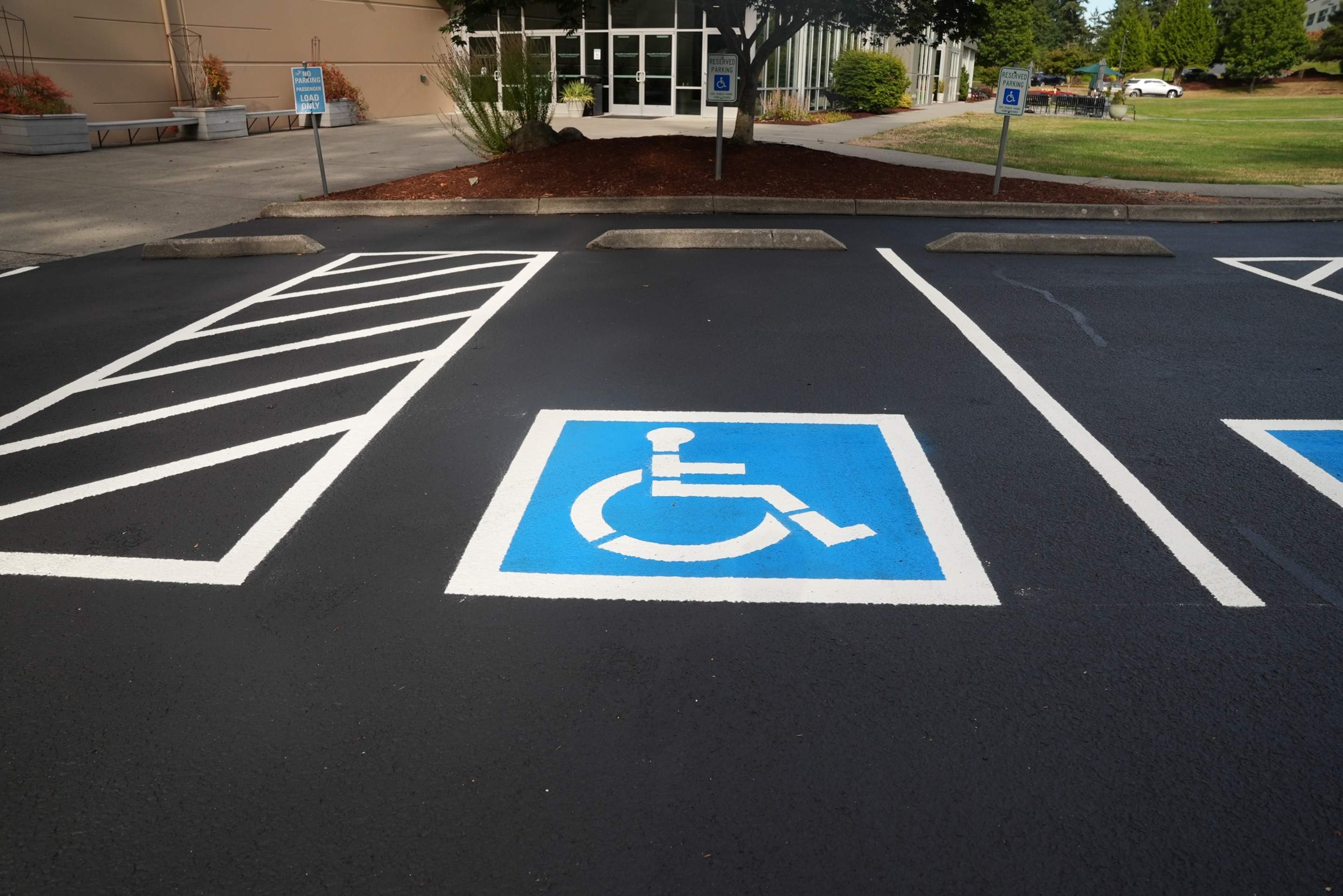 Sealcoating & Asphalt Patch Repairs | Everett  by Jireh Asphalt & Concrete Inc 