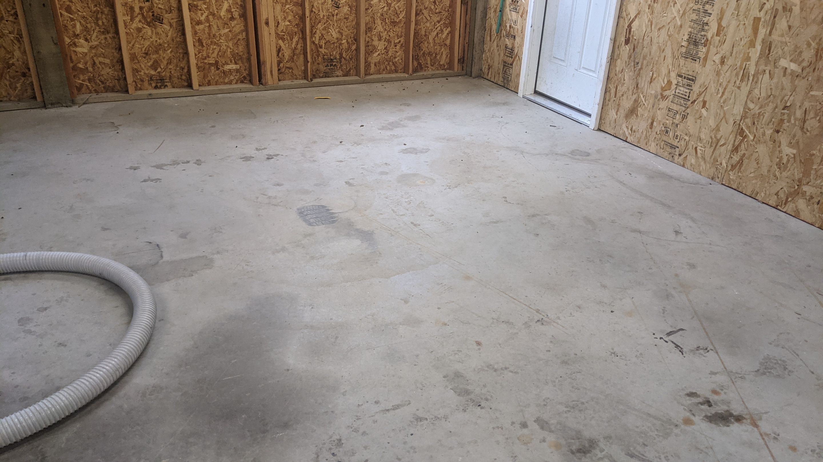 Garage Transformation using Penntek Evolution System and Smoke Color by Croc Coatings, LLC