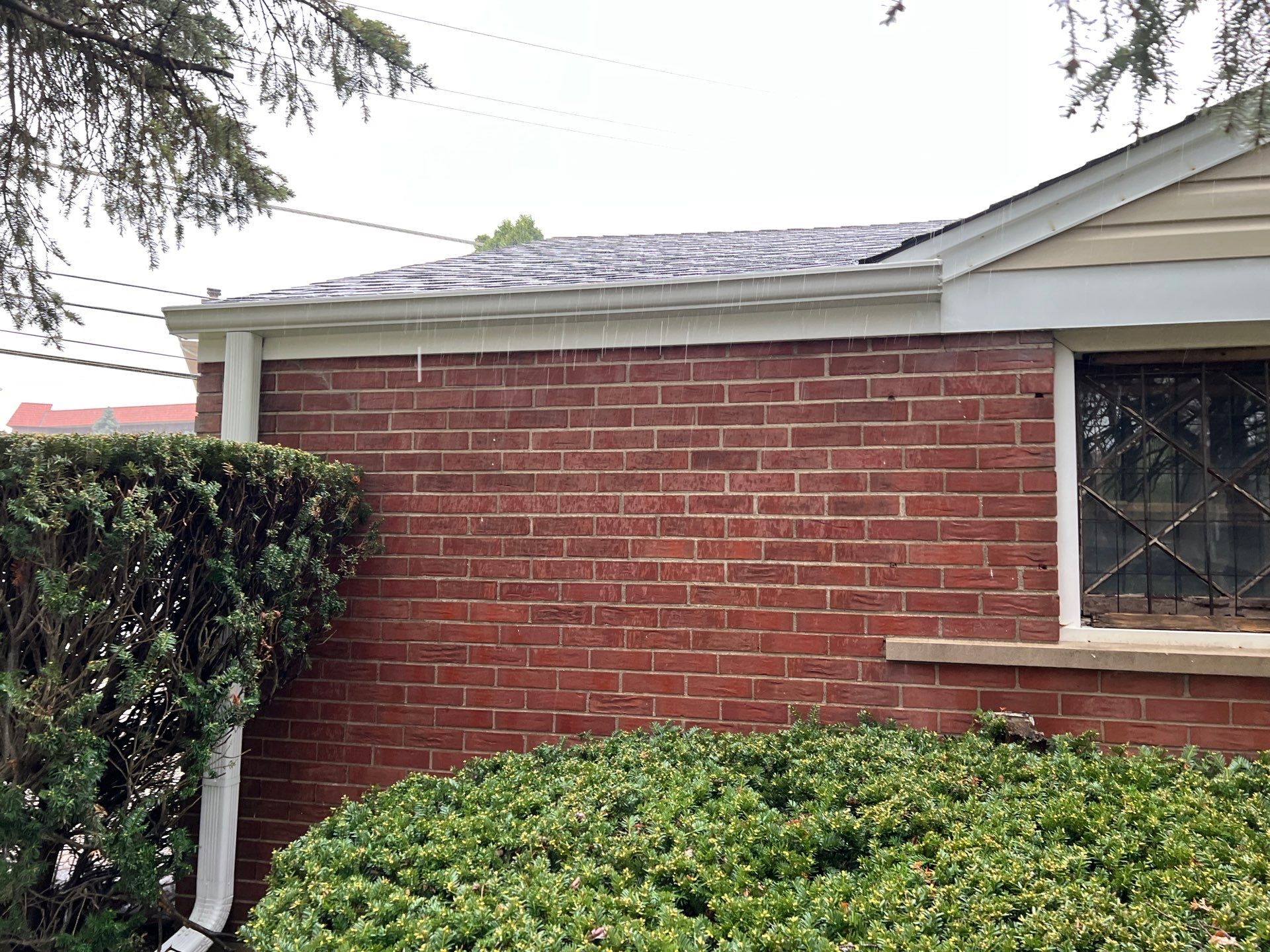 Housewashing  using Algaecide, soft wash soap by Northern Power Washing LLC.