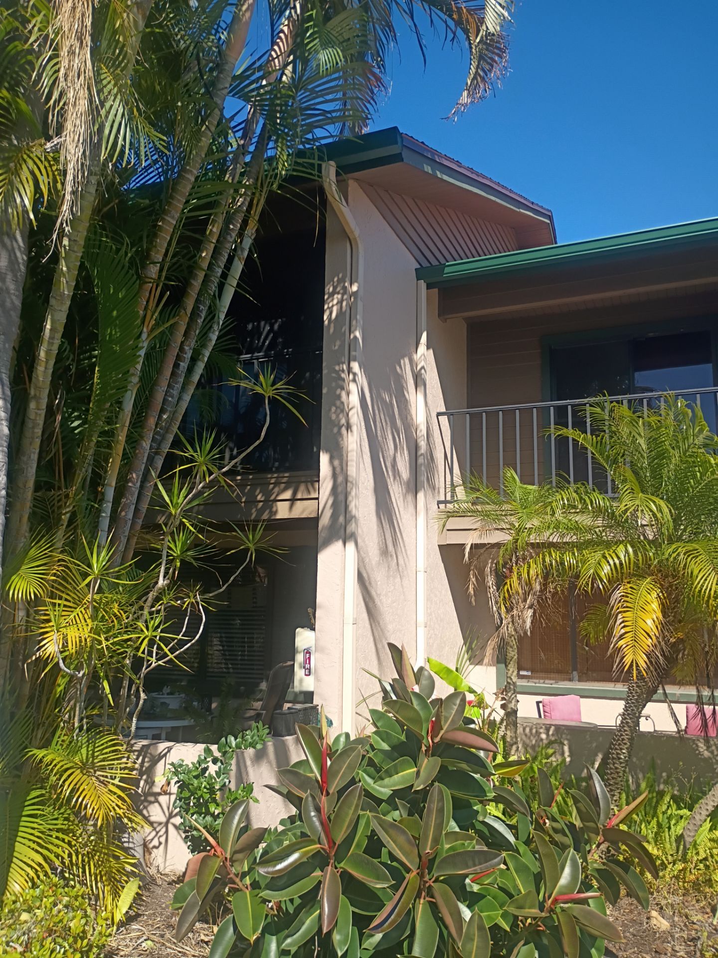 Leaf Guard using Gutter Guards & 3X4Downspoutsts in Sarasota FL by Gutter Professors