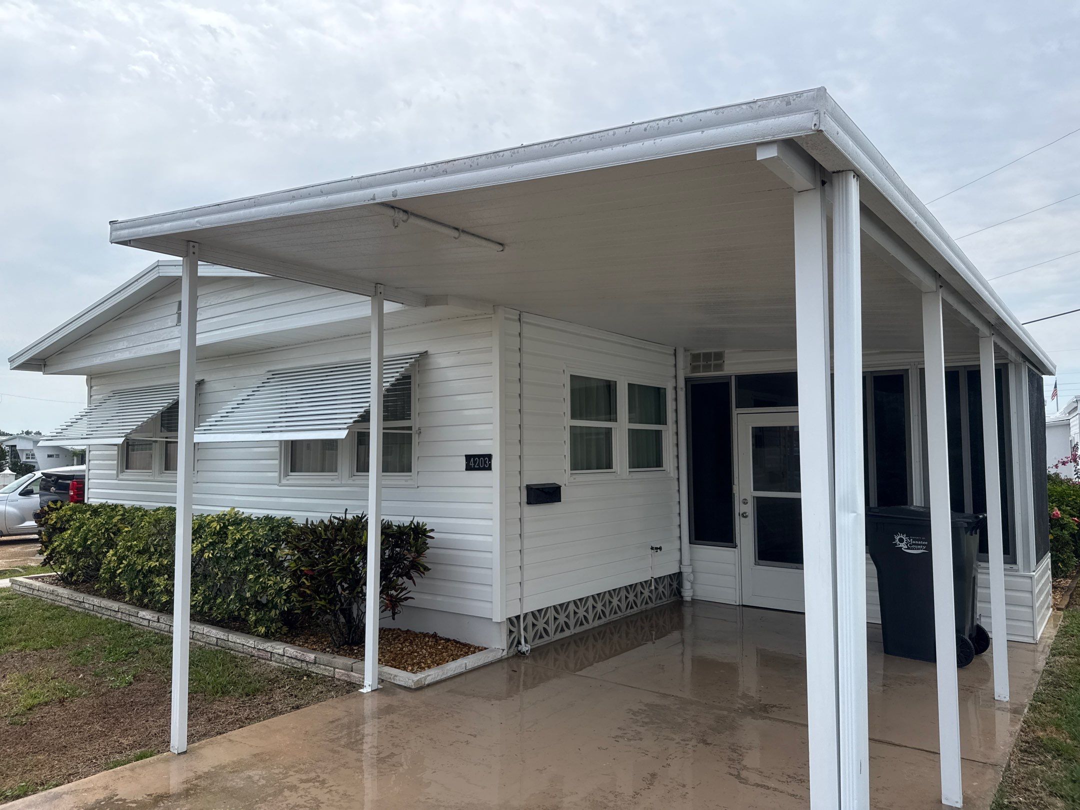 Mobile Home Soft Wash in Desoto/Tidevue Estates – Ellenton, FL by Sunshine AquaWash