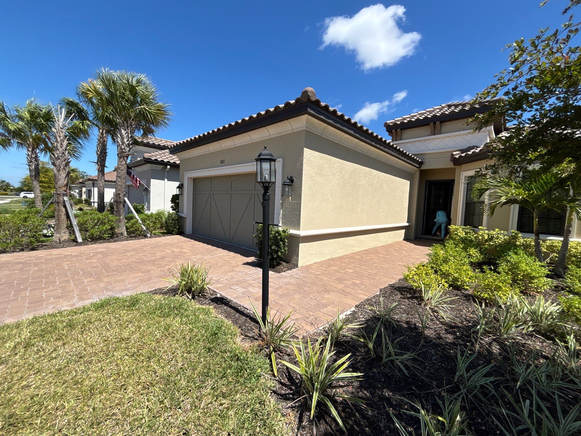 Premium 7-Inch Seamless Gutters in Lakewood Ranch FL by Gutter Professor by Gutter Professors