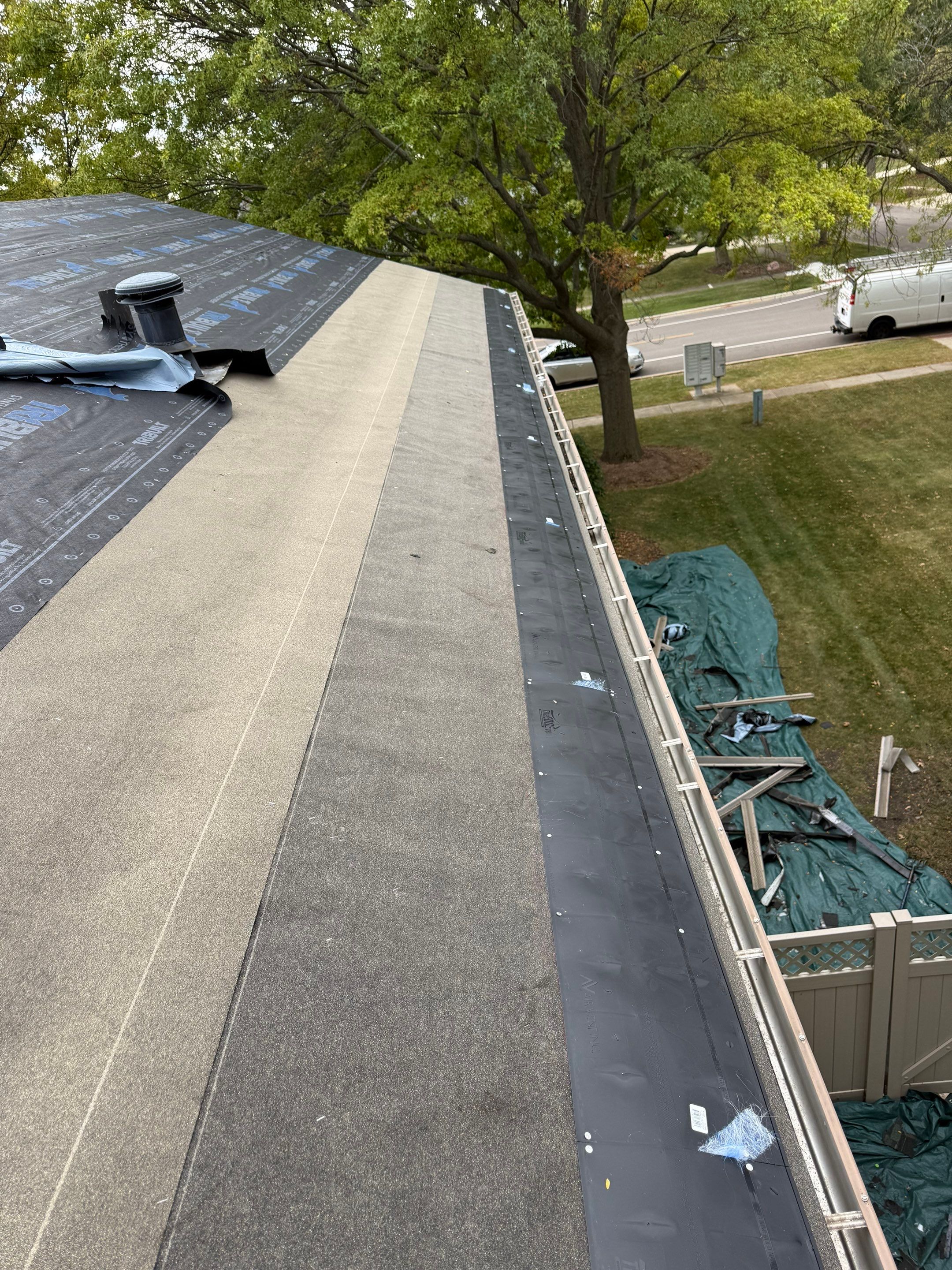 Roof & gutters by Optimal Home Improvement 