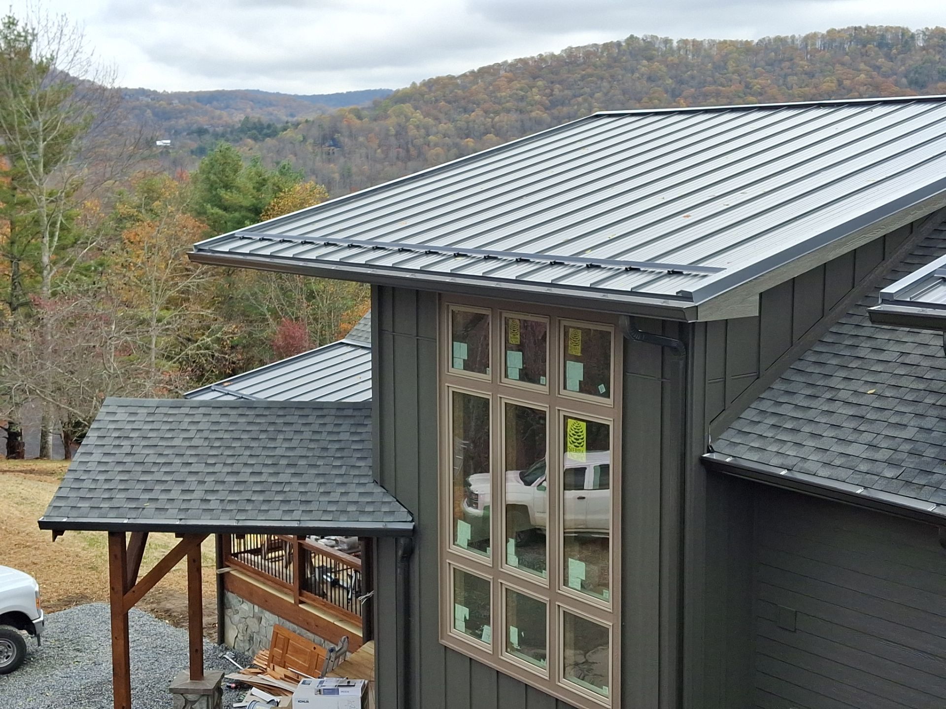 Smithey Residence by Omnia Roofing