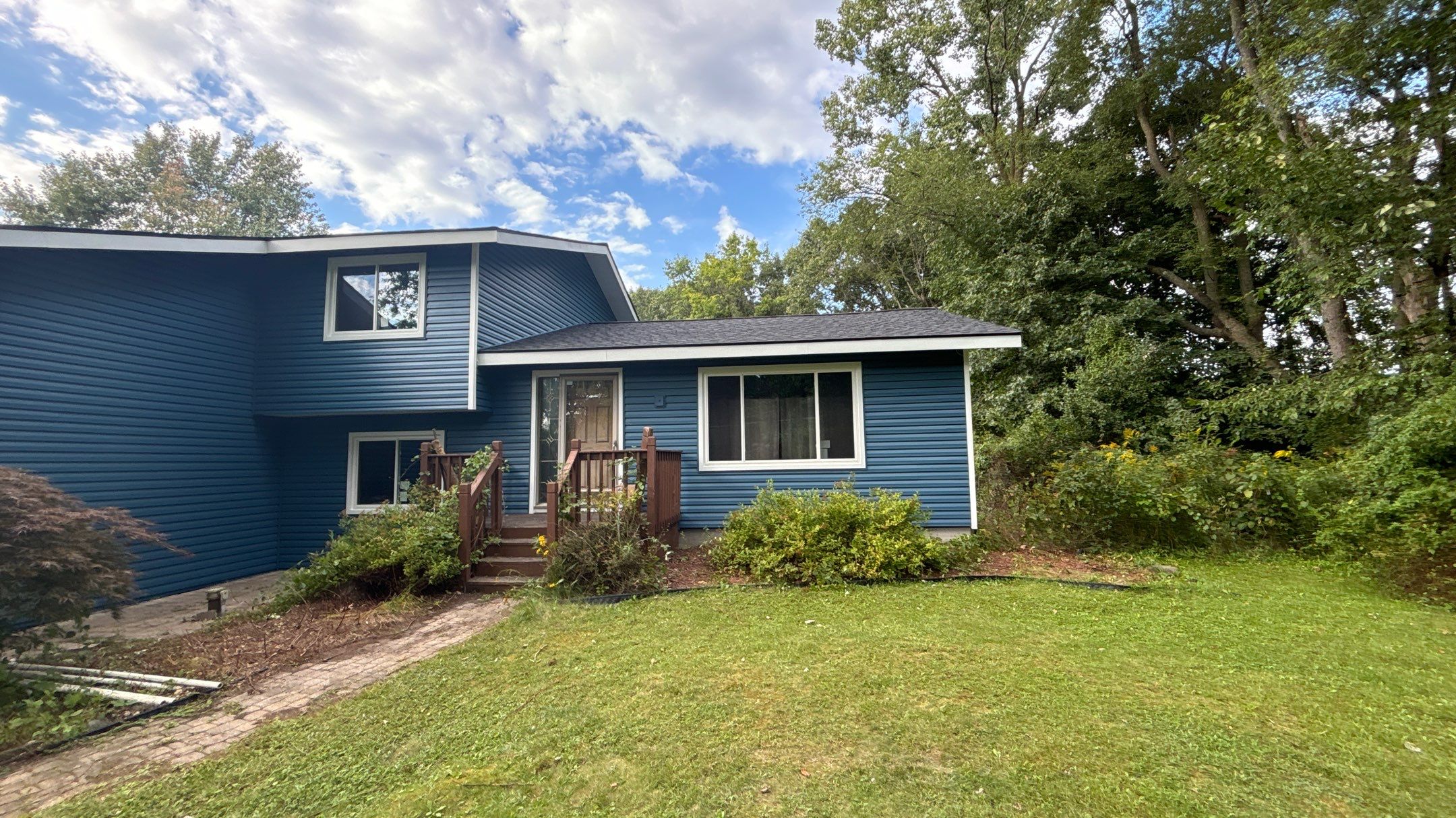Siding Replacement using Alside D4 1/2" Dutchlap by 180 Contractors