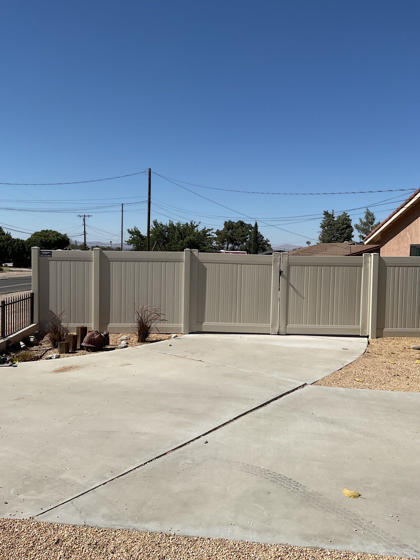 Fence Installation using Vinyl by Fence Guys Inc.
