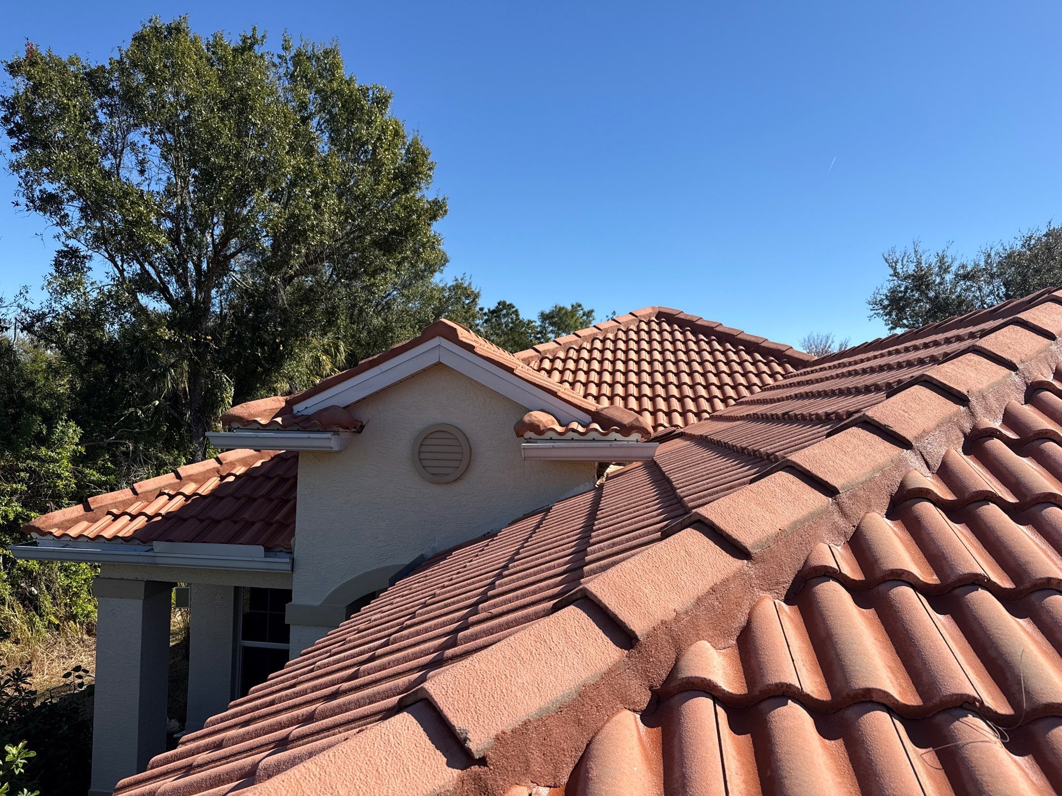 Barrel Tile Roof Cleaning in Tara – Bradenton, FL by Sunshine AquaWash