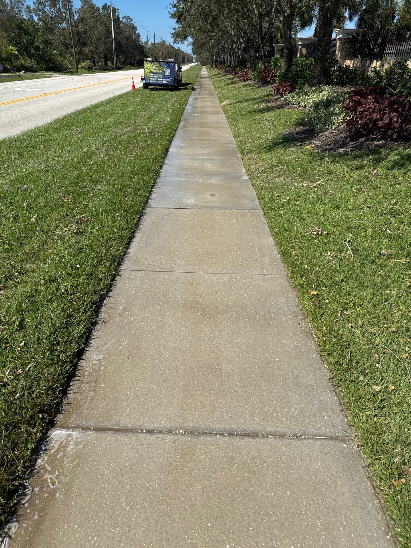 HOA Community Cleaning in Winding River, Bradenton, FL by Sunshine AquaWash