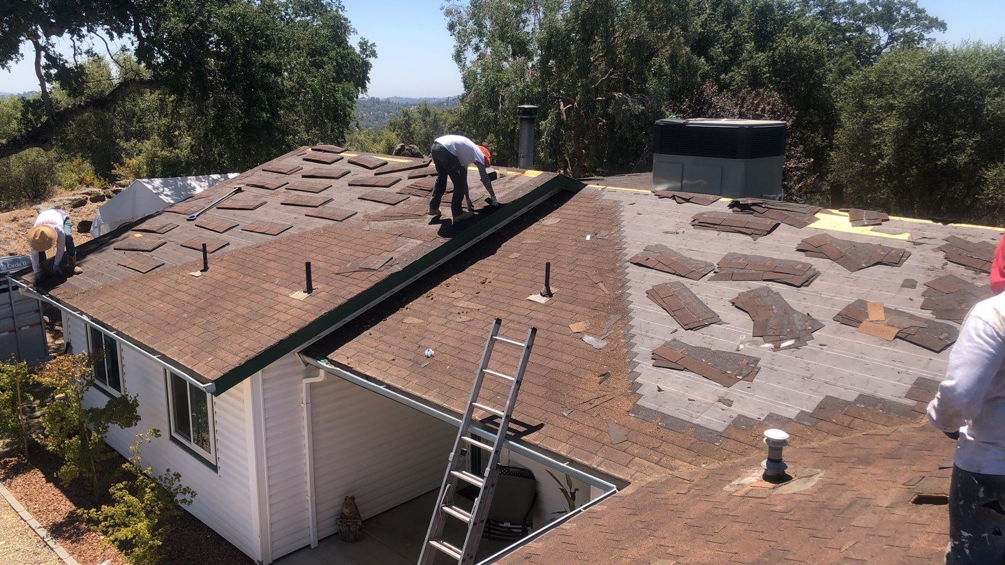 Metal roofing installation using Standing seam metal roofing system by Straight Edge Roofing Inc