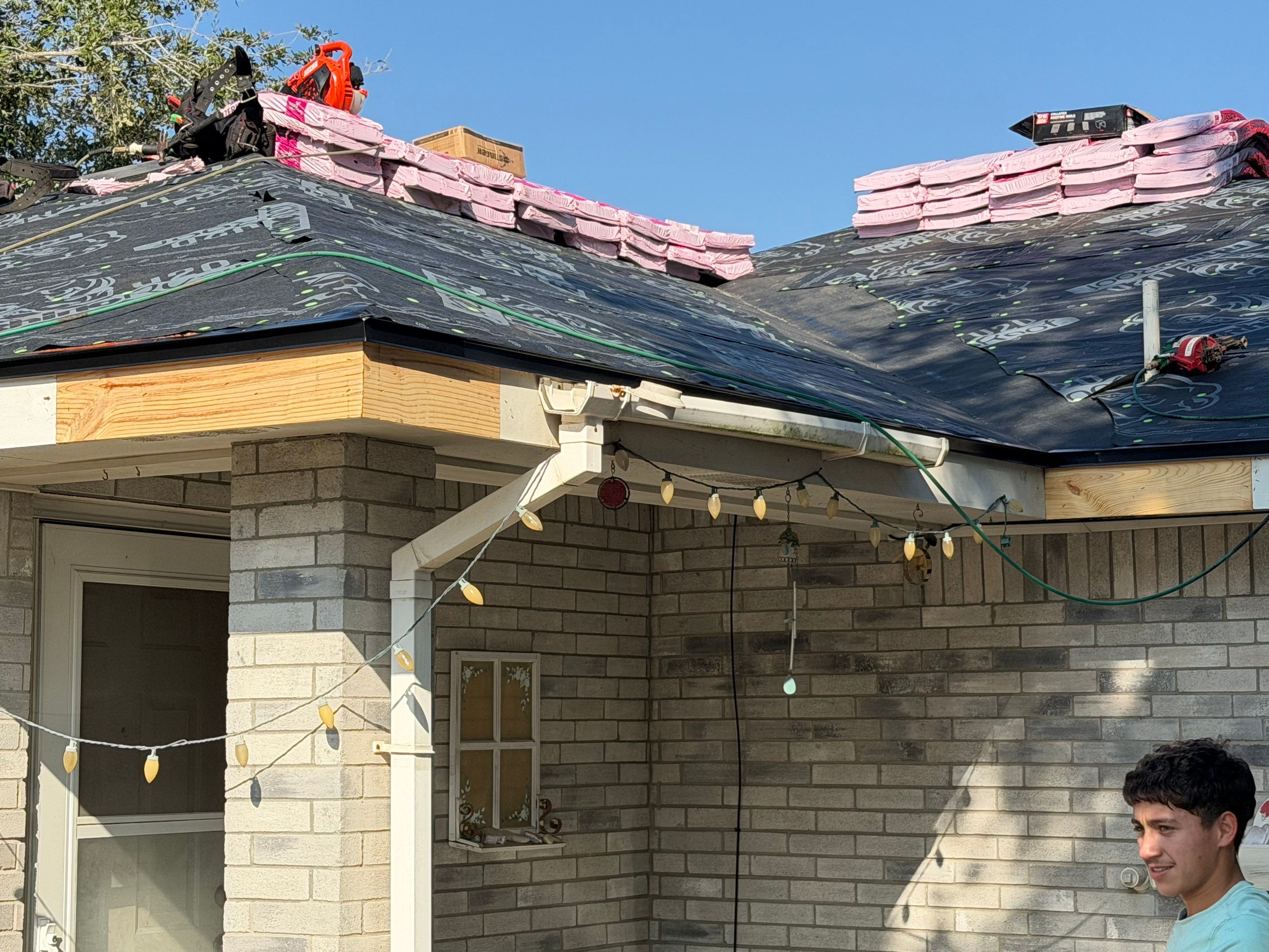 Oakridge Onyx Black in Elsa, Tx by PMG Home LLC