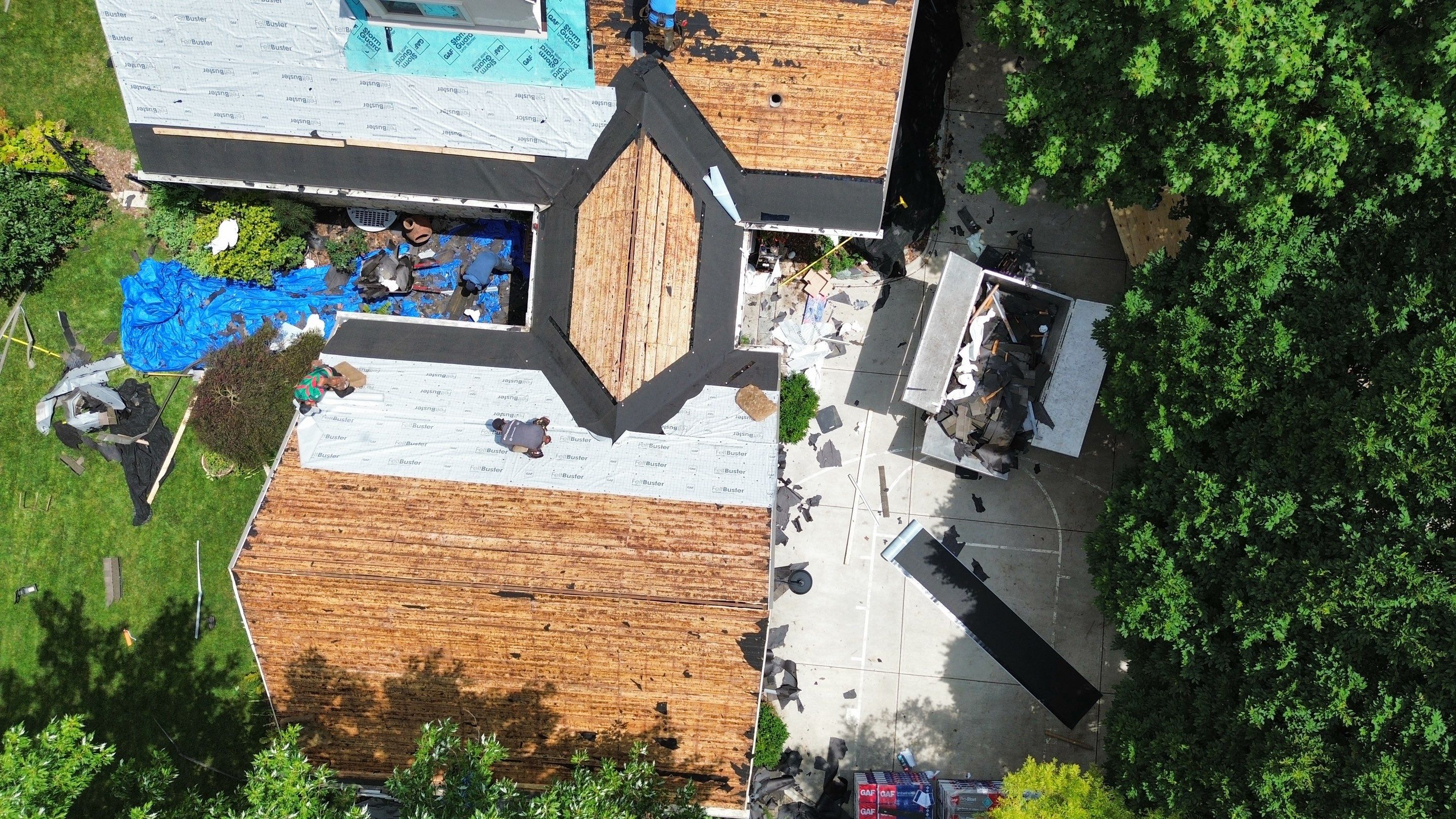 Residential Roofing Installation using Timberline HDZ Shingles - Weathered Wood by RoofX 
