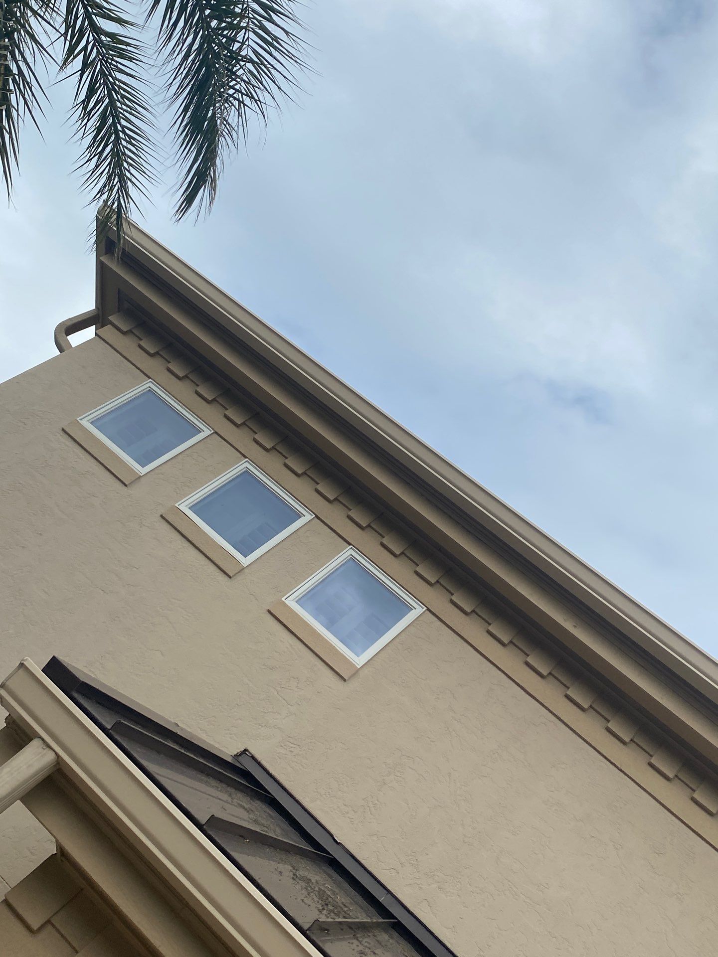 Seamless Gutters in Sarasota FL by Gutter Professors