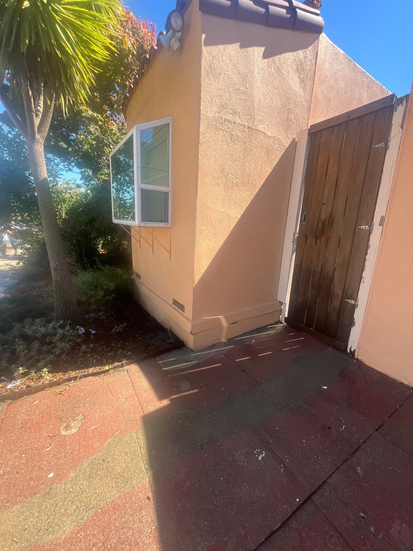 Project in Oakland by Herrera’s Bay Area Painting inc.