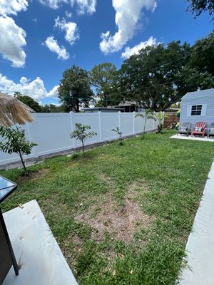 Sarasota, FL 6ft. Tall White Vinyl Privacy Fence