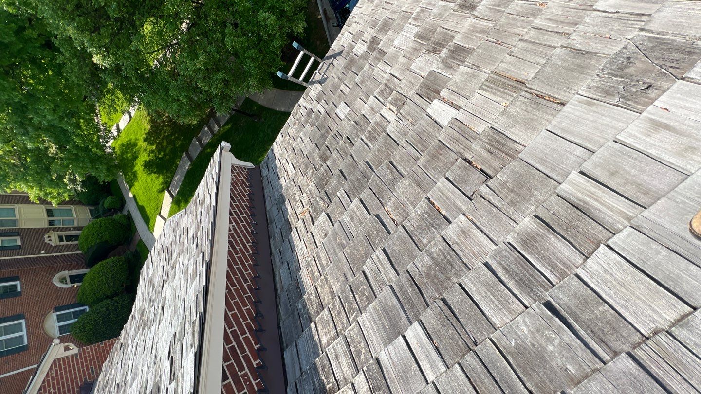 Falls Church - 18" Perfection CCA Shakes in Western Red Cedar by RM Banning, Inc.