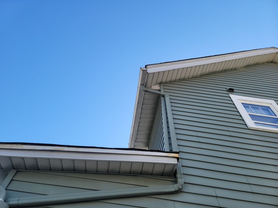 ATLAS PINNACLE COLOR: COASTAL GRANITE DRIP EDGE: WHITE by Eagle Eye Roofing