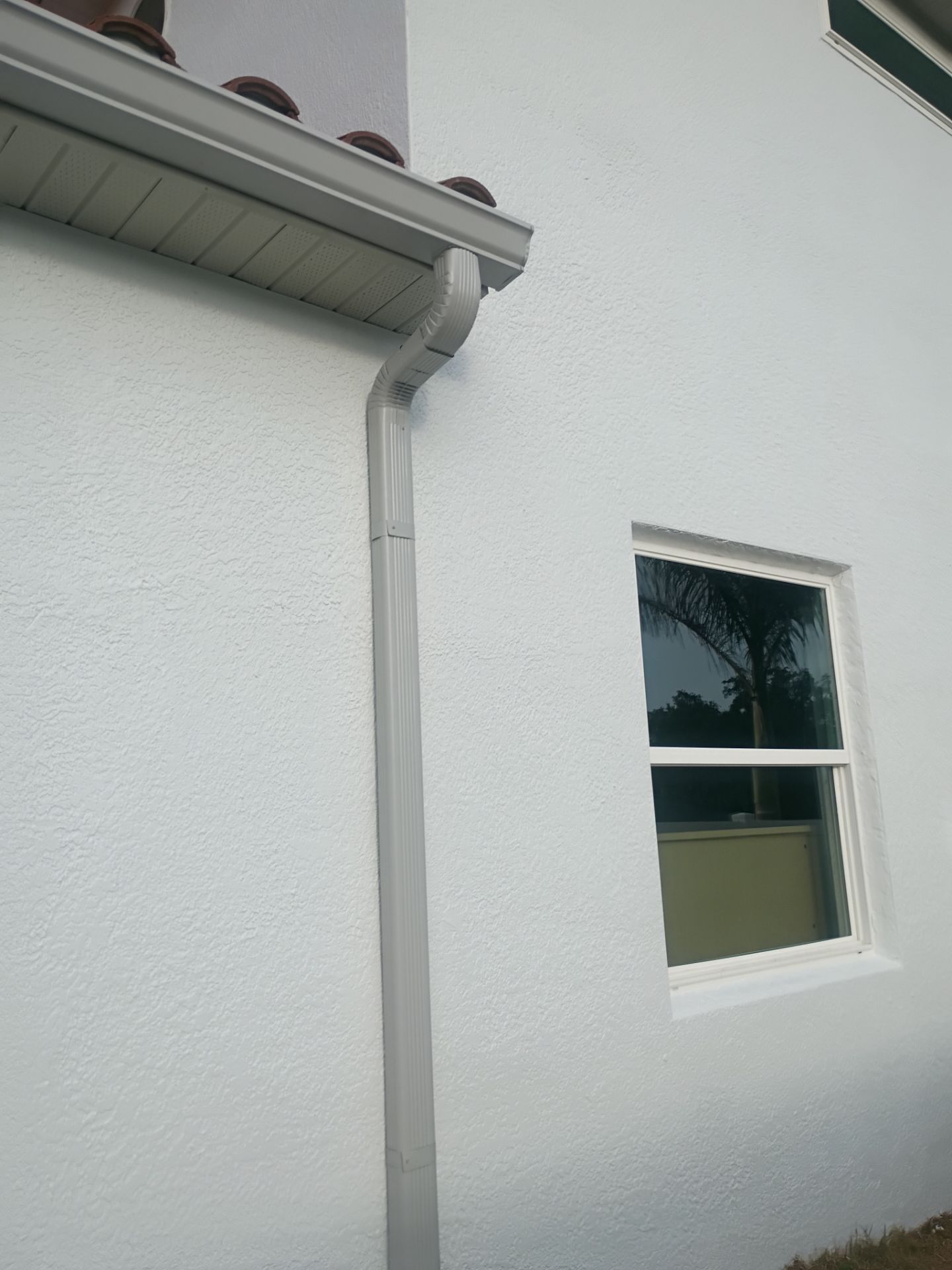 7 inch seamless gutters using Seamless Aluminum Gutters in Fort Myers, FL by Gutter Professors