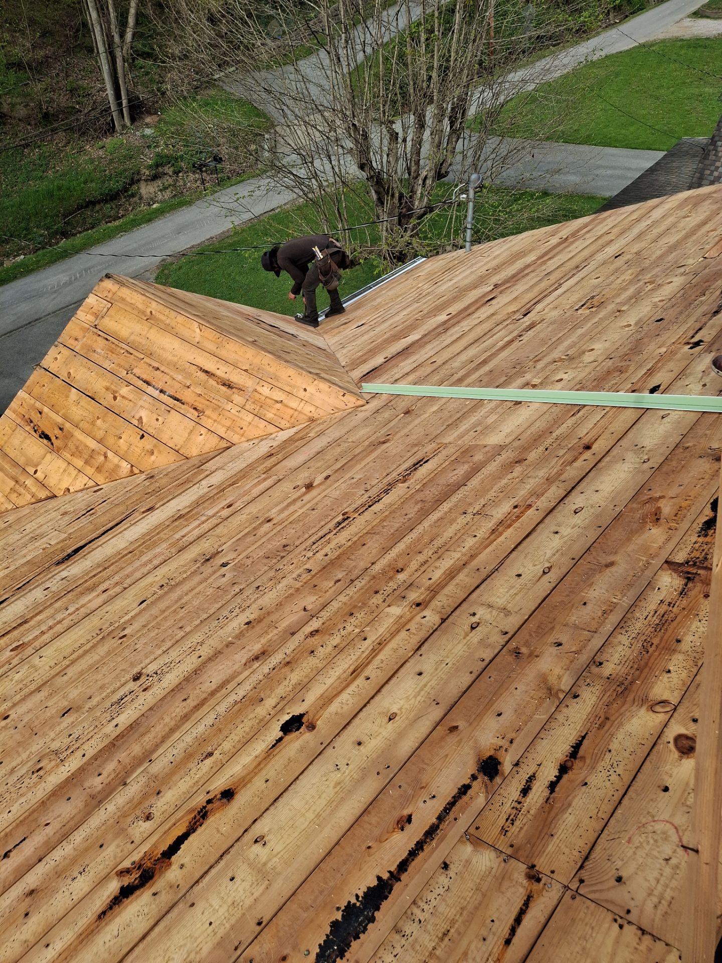 Residential Roofing Installation using GAF Timberline HDZ Charcoal by Rainstoppers Roofing
