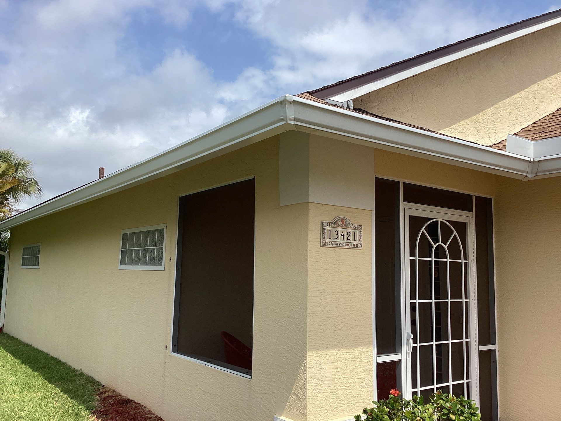 Soffit and Fascia Replacement in Fort Myers FL by Gutter Professor by Gutter Professors