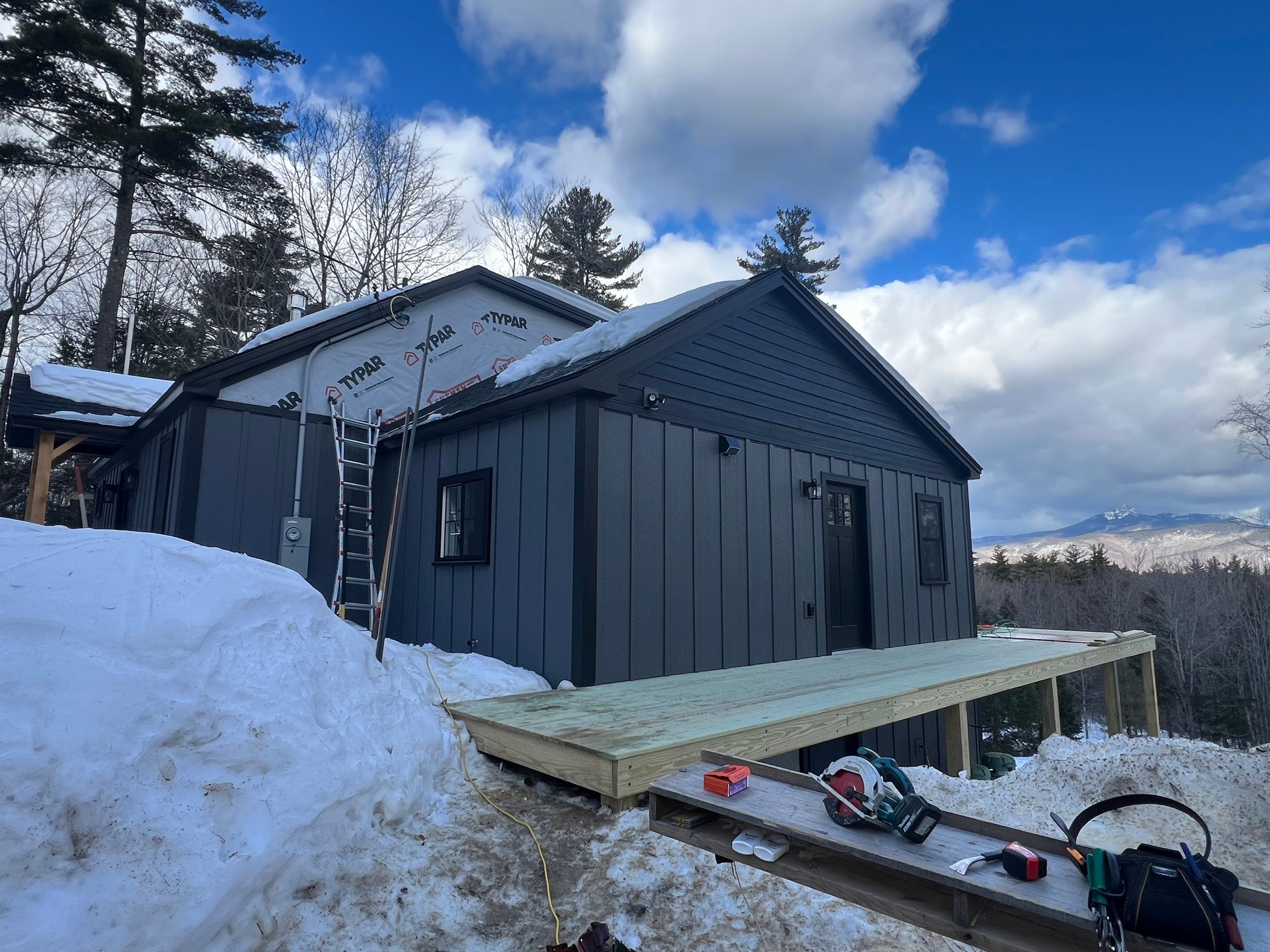 Tamworth New Hampshire - Beautiful Siding Project by Tall pine roofing