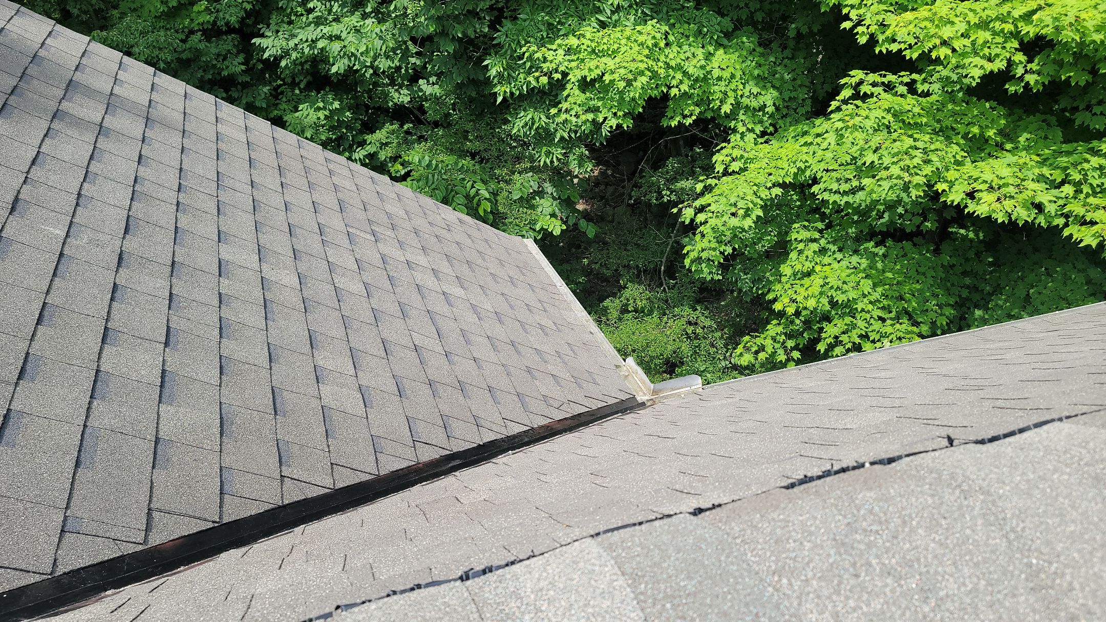 ATLAS PINNACLE HP W/SCOTCHGARD COLOR: WEATHERED WOOD by Eagle Eye Roofing