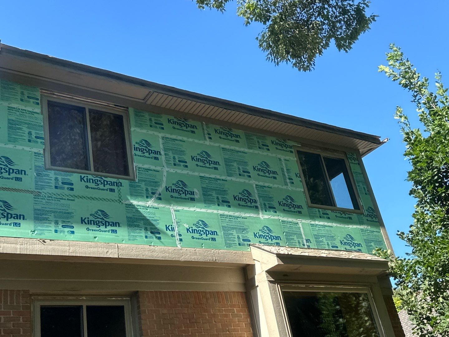 Roof Replacement using Owens Corning Peppercorn and Siding Replacement using Ascend Charcoal Smoke by 180 Contractors