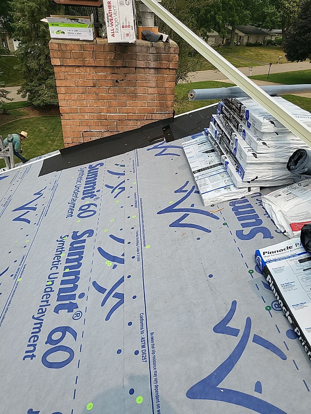 ATLAS PINNACLE COLOR: COASTAL GRANITE by Eagle Eye Roofing