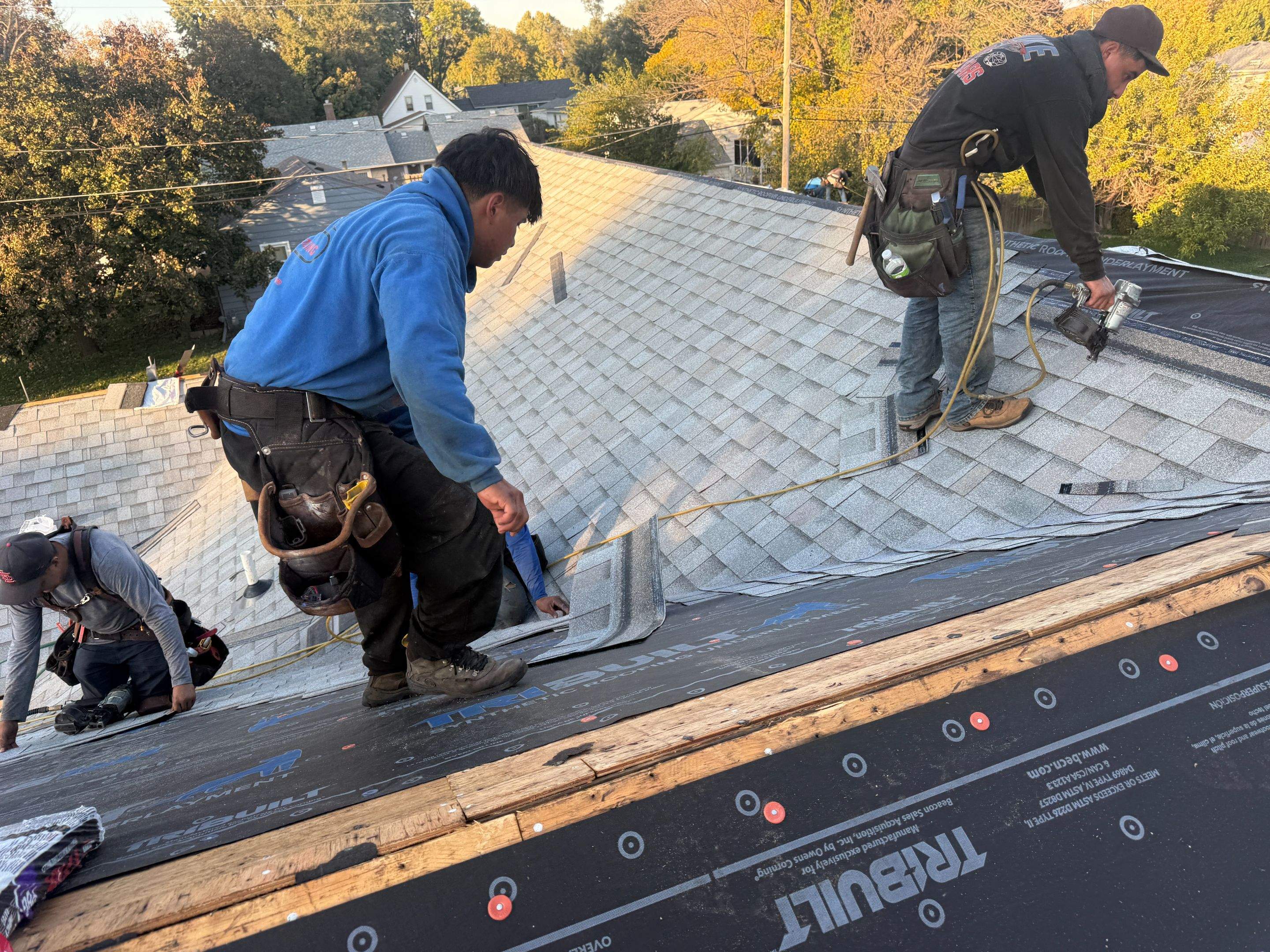 Full Residential Roof Replacement and Detached Garage Roofing in Council Bluffs by Star Home