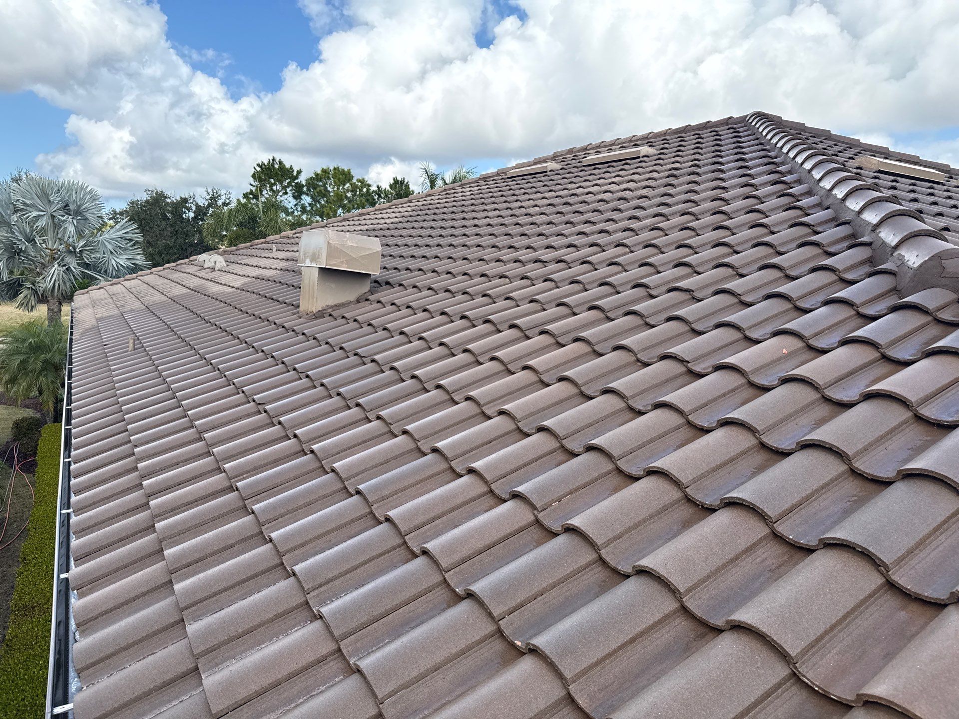 Barrel Tile Roof Cleaning – Lakewood Ranch, FL by Sunshine AquaWash