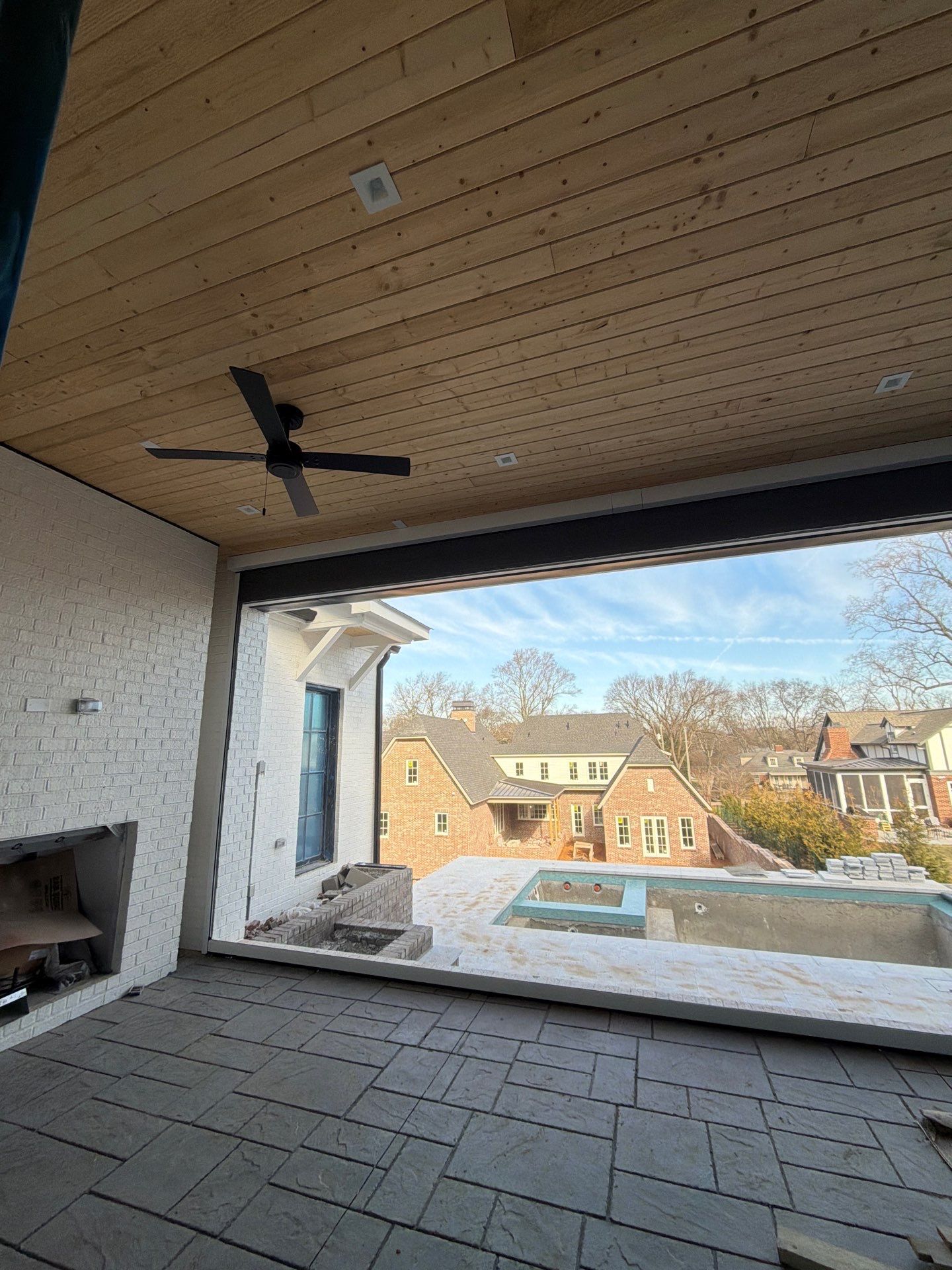 55% Screen in Oak Hill by Tennessee Shade Company