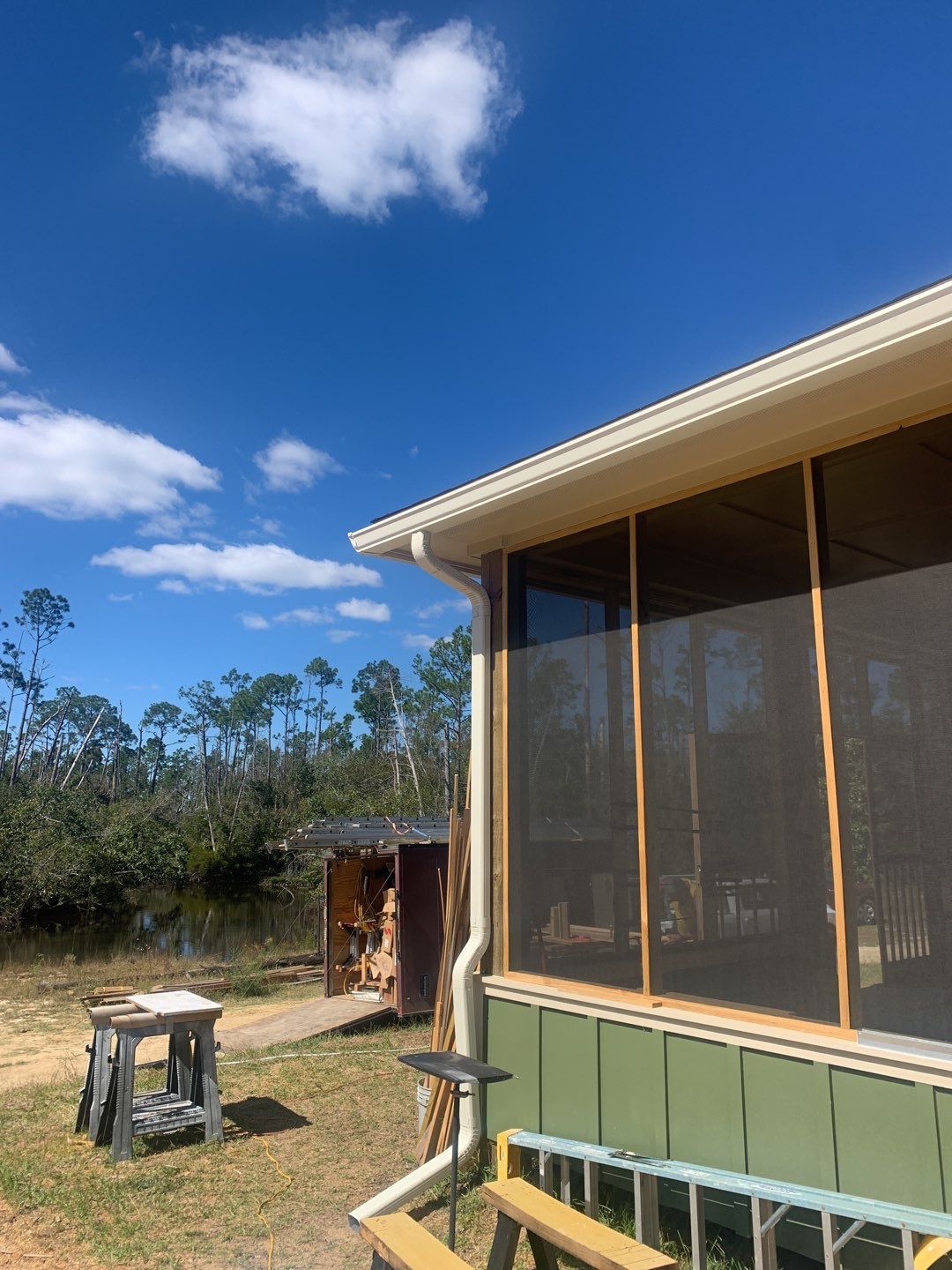 6 Inch Seamless Gutters using K-Style Seamless Gutters in Wewahitchka, FL by Gutter Professors