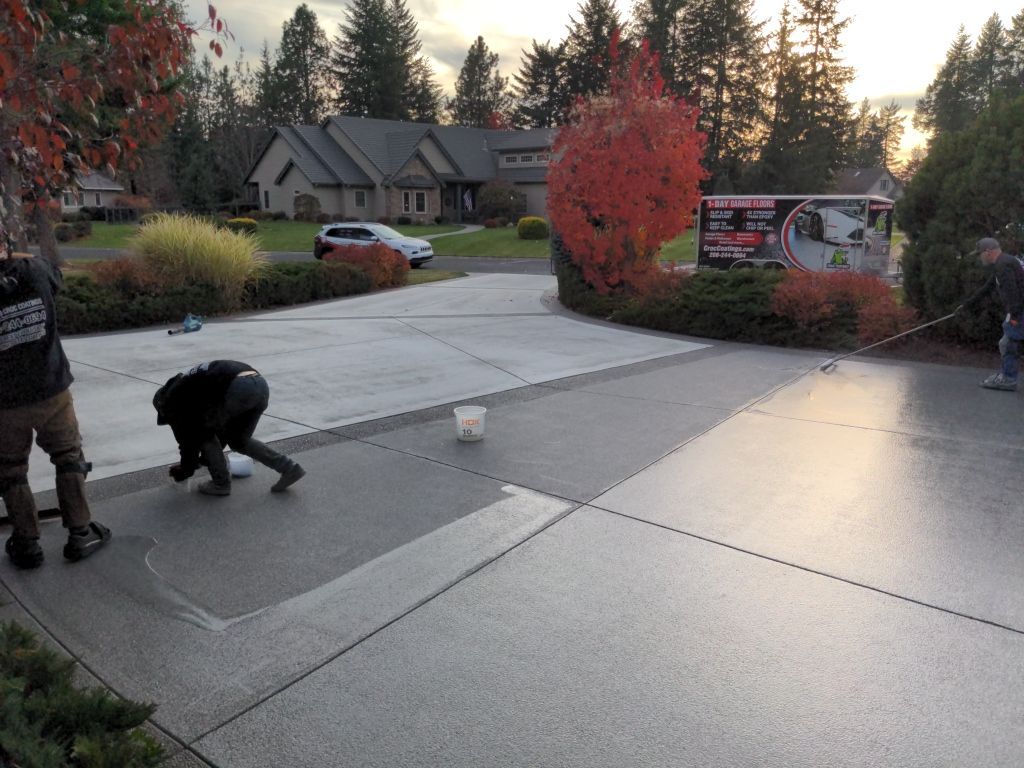 Driveway using Penntek Evolution System and Echo 1/4" Chip by Croc Coatings, LLC