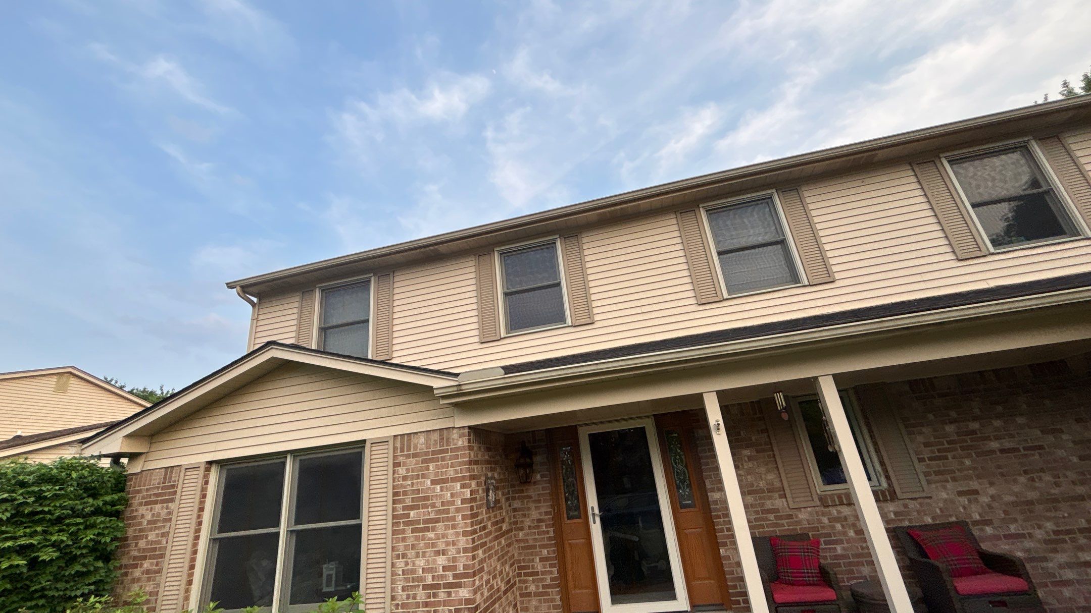 Siding Replacement using Alside S7 Cedar Mill Grain Pebble by 180 Contractors