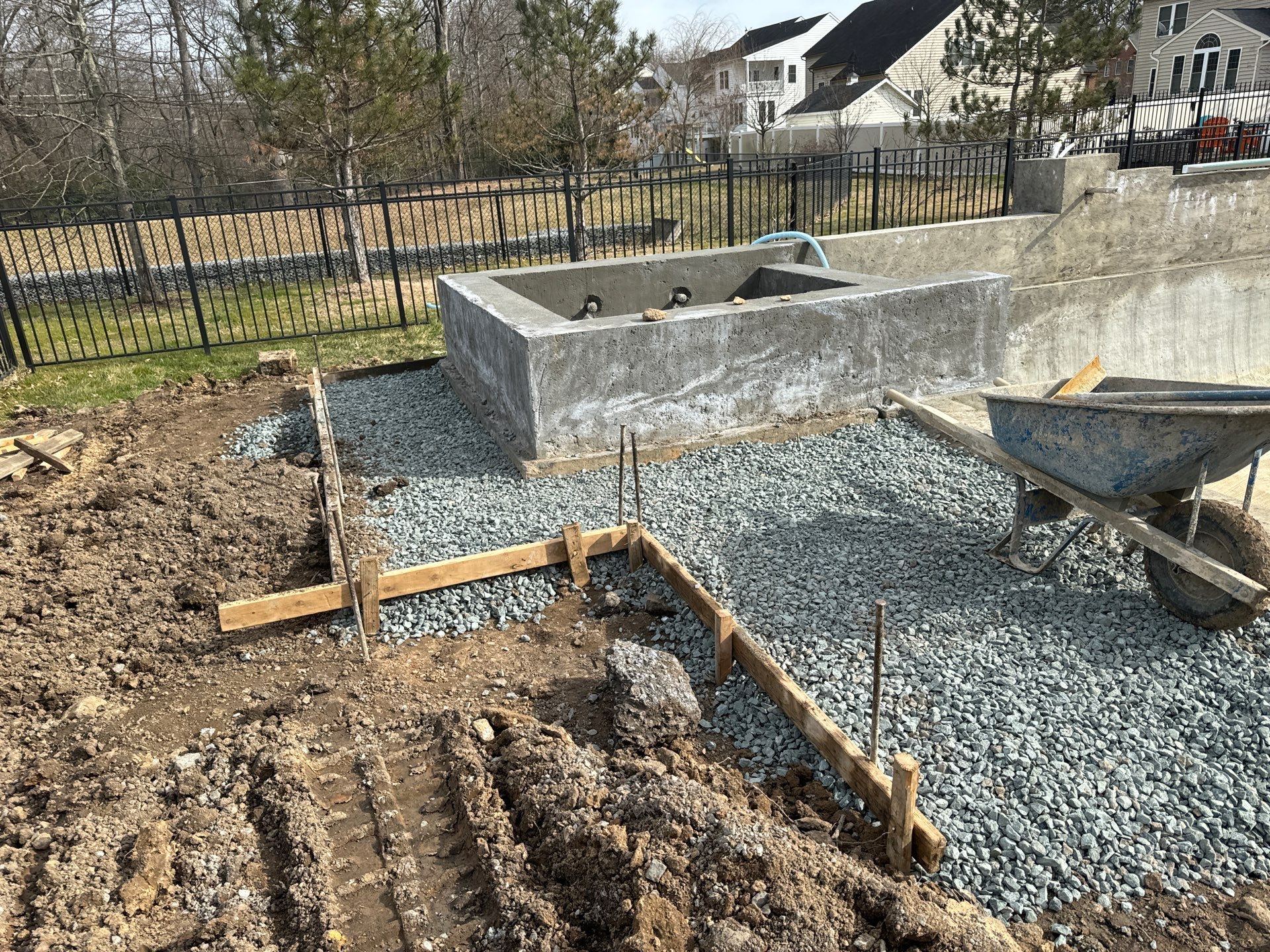 Gunite Pool w/ Spa and Water Features by Elysium Pools