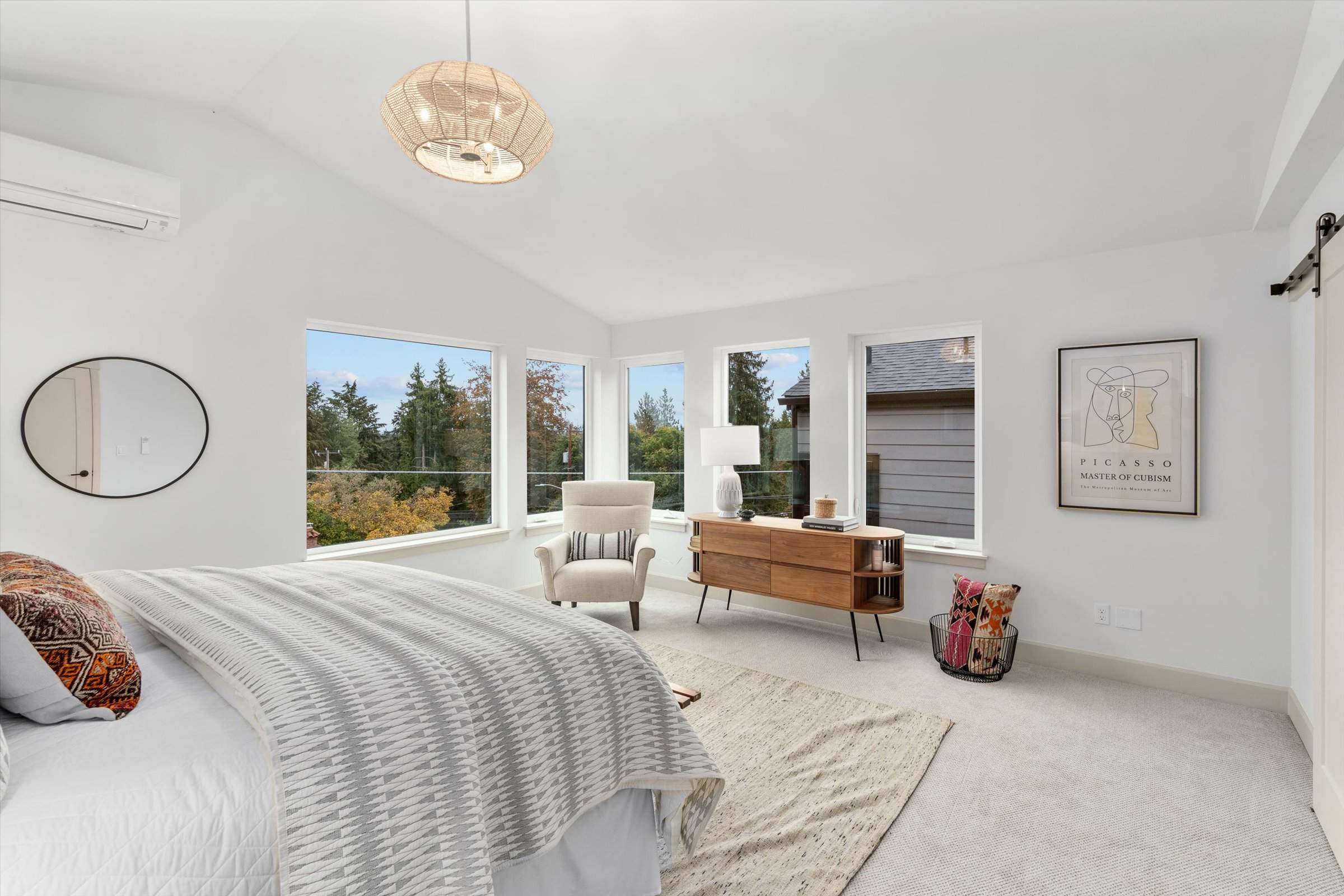 Maple Leaf 6-unit new construction by LinMak Construction