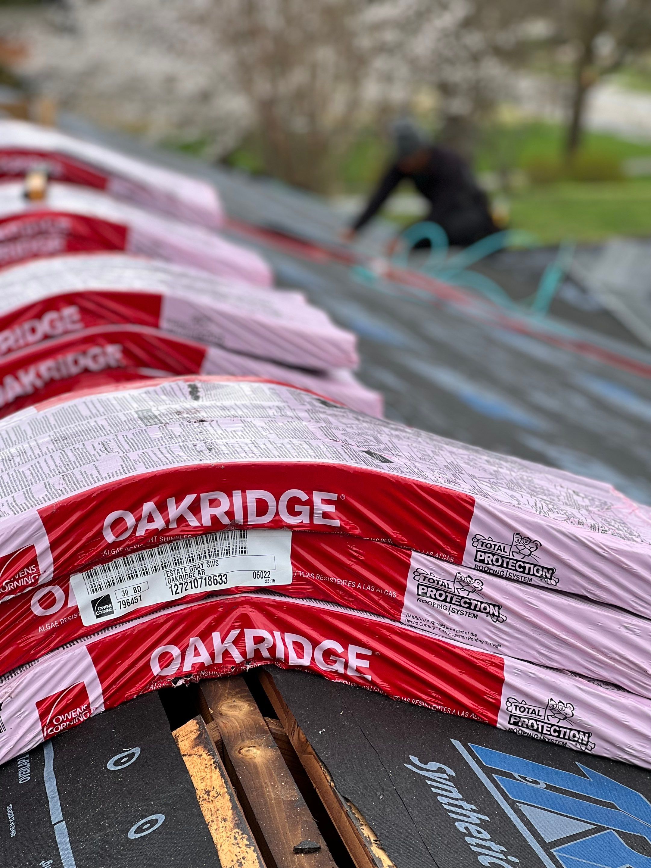 Residential Roofing Installation using Owens Corning Oakridge Roofing System by Undersun Roofing 