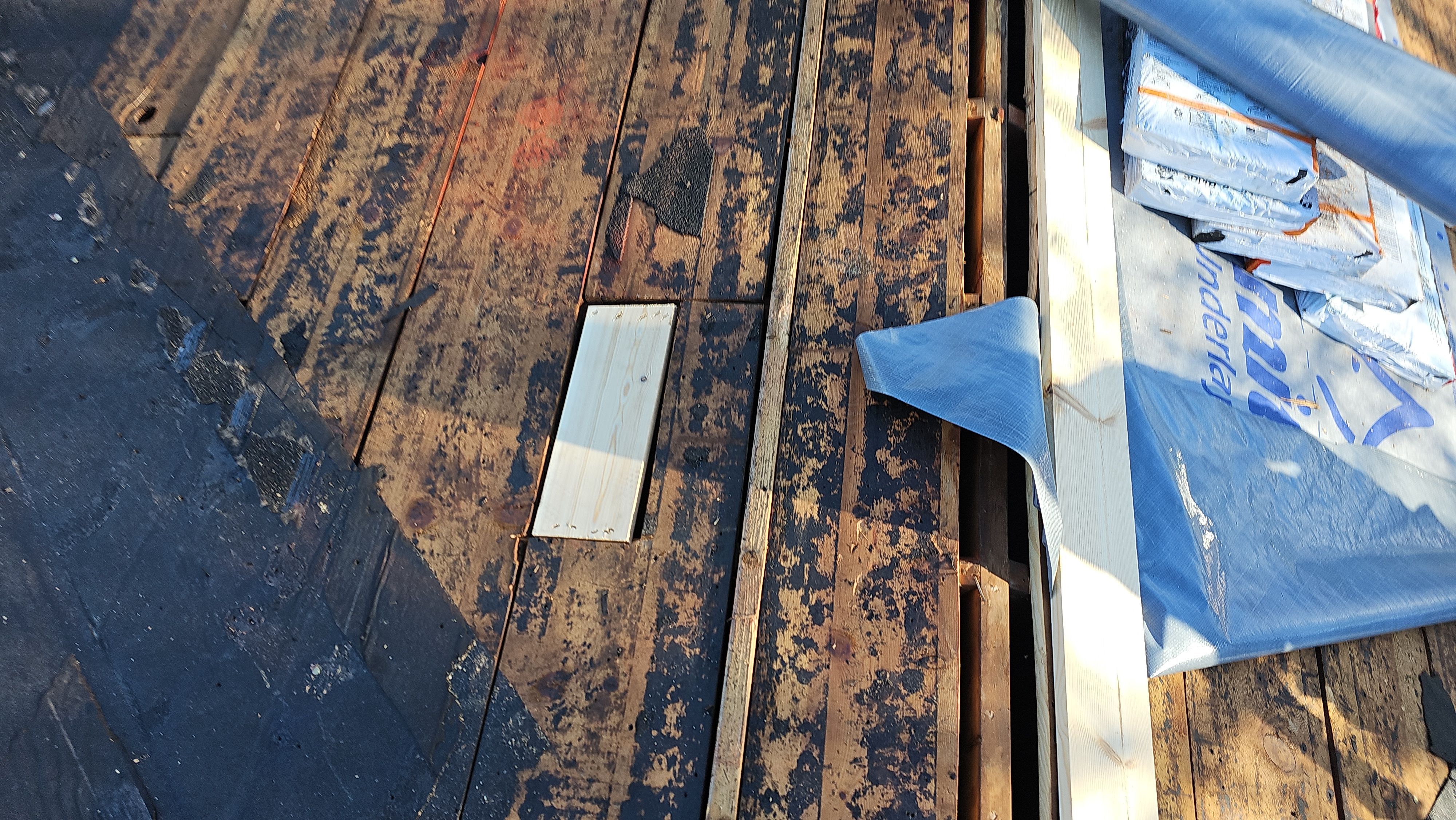 Atlas Pinnacle, Color, Weathered Wood, Drip Edge, Royal Brown by Eagle Eye Roofing