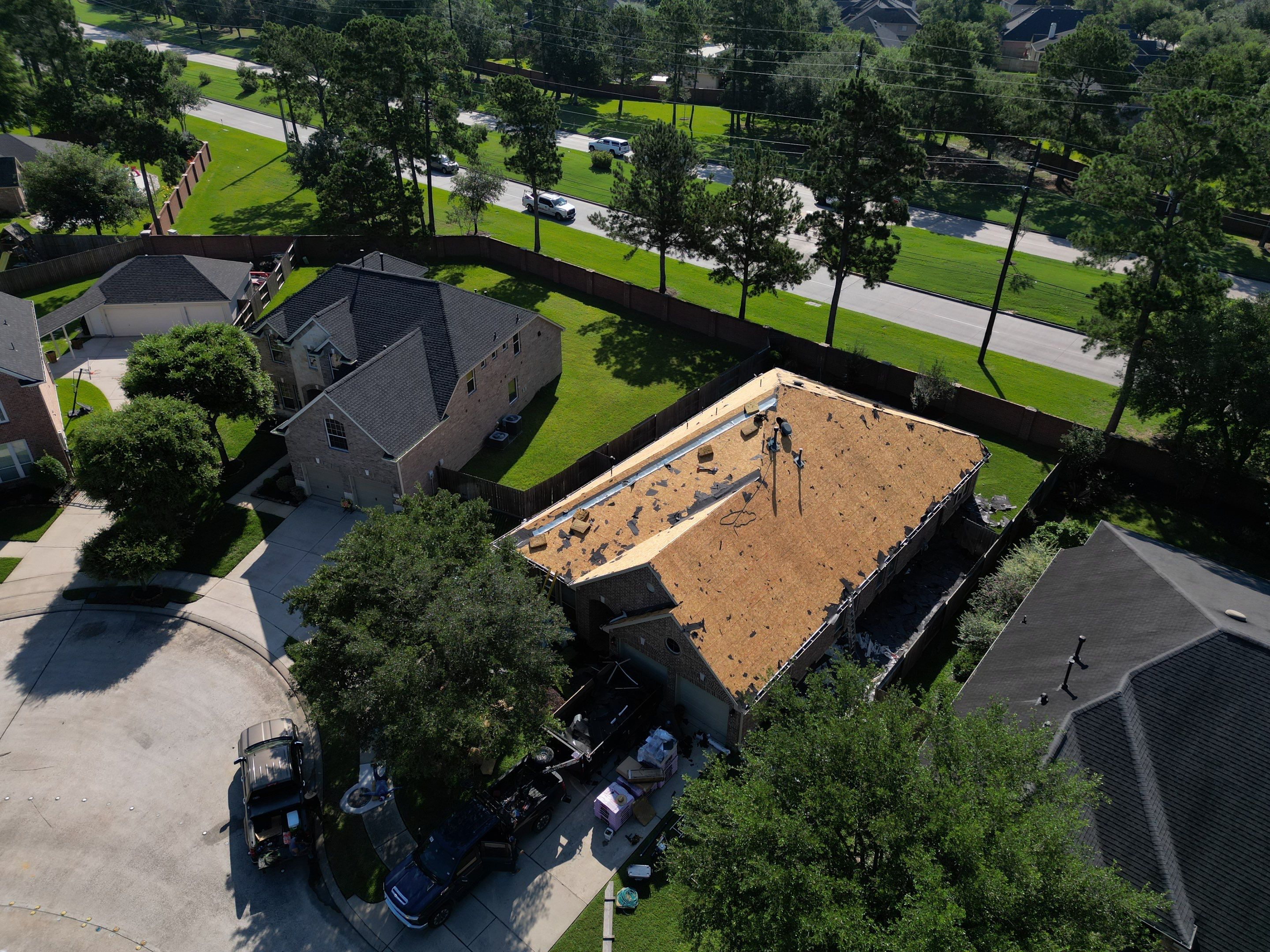 OC Duration Onyx Black by HHH Roofing & Construction