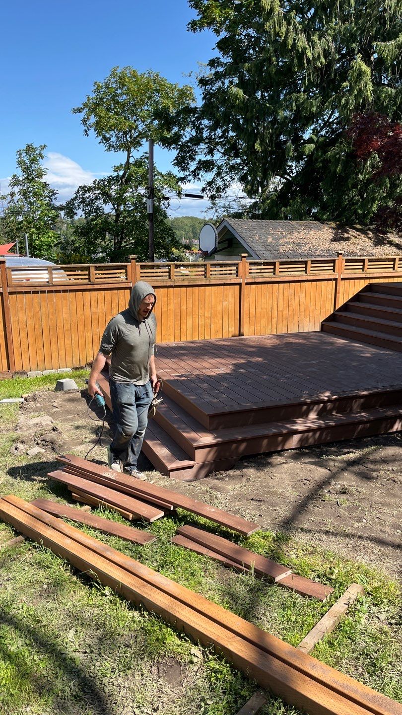 Seattle Decking by Alki deck builders 