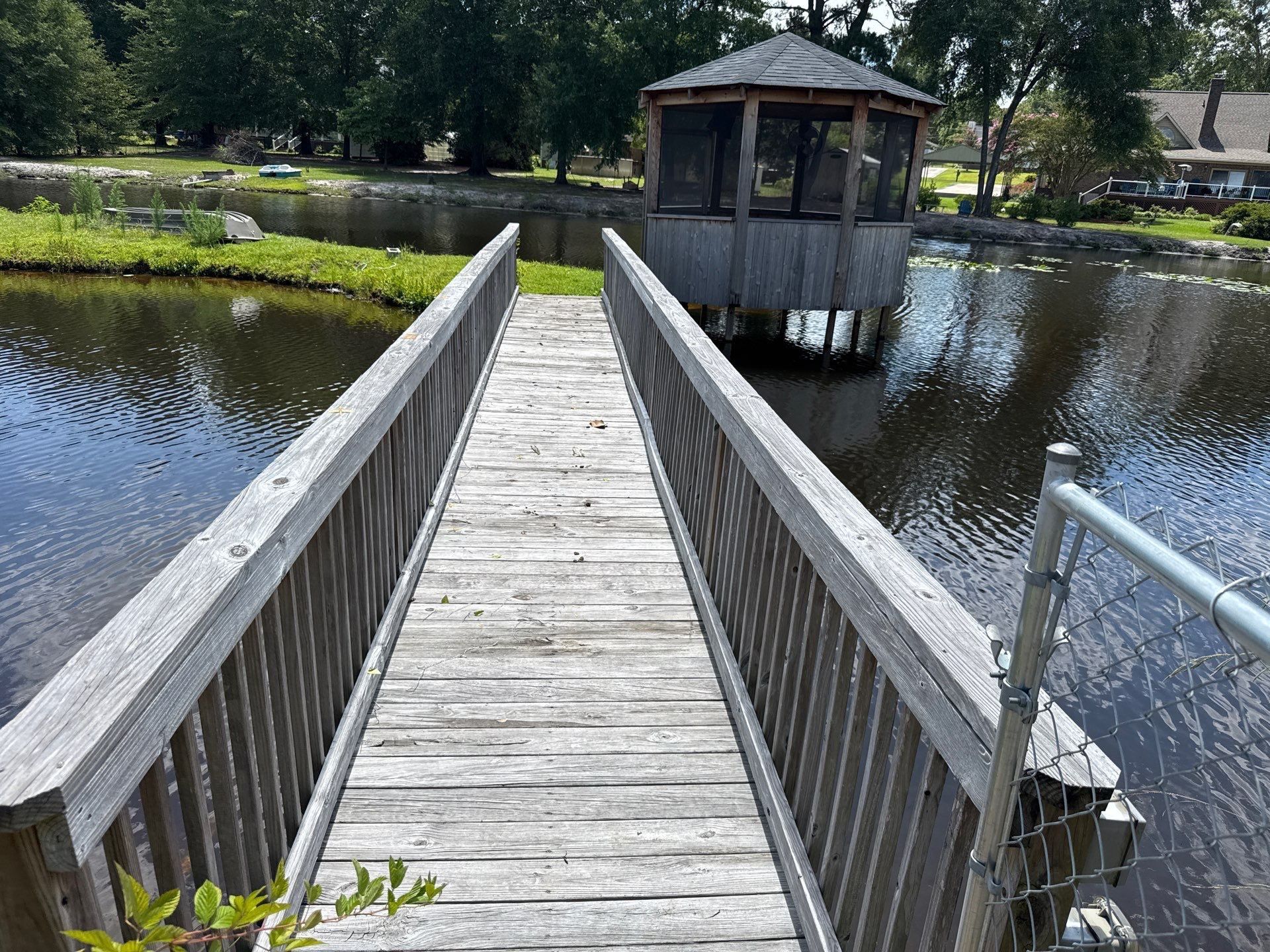 Wood Dock using Wood Sealant by DuraSeal