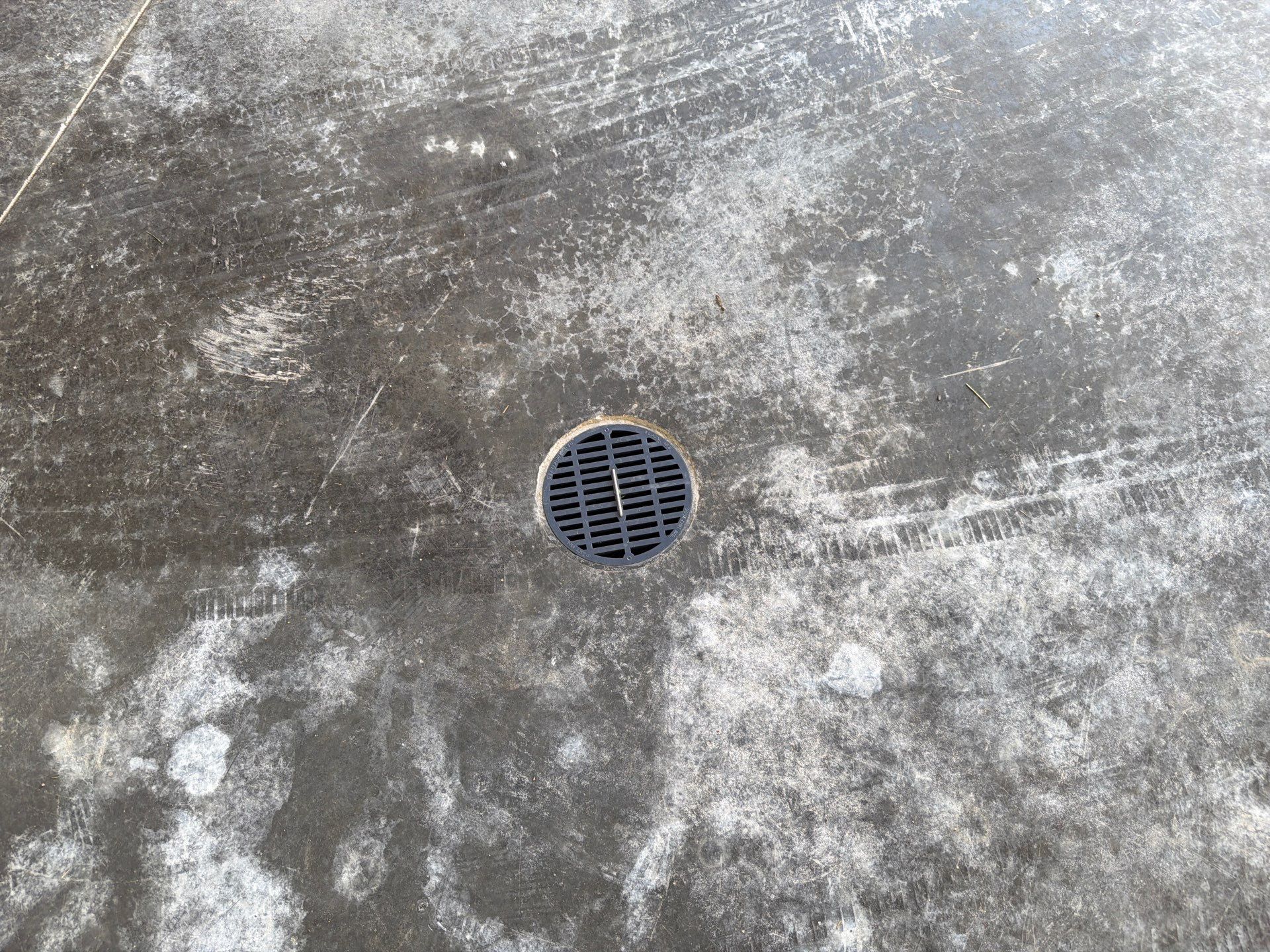 Cabin Fever Decorative Flake Garage Floor Coating in Sioux Falls by Select Painting, Coatings & Garage Cabinets