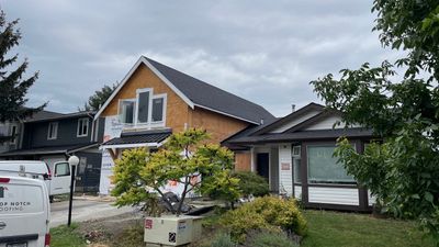 Residential Roofing Installation using OC onyxs black shingle