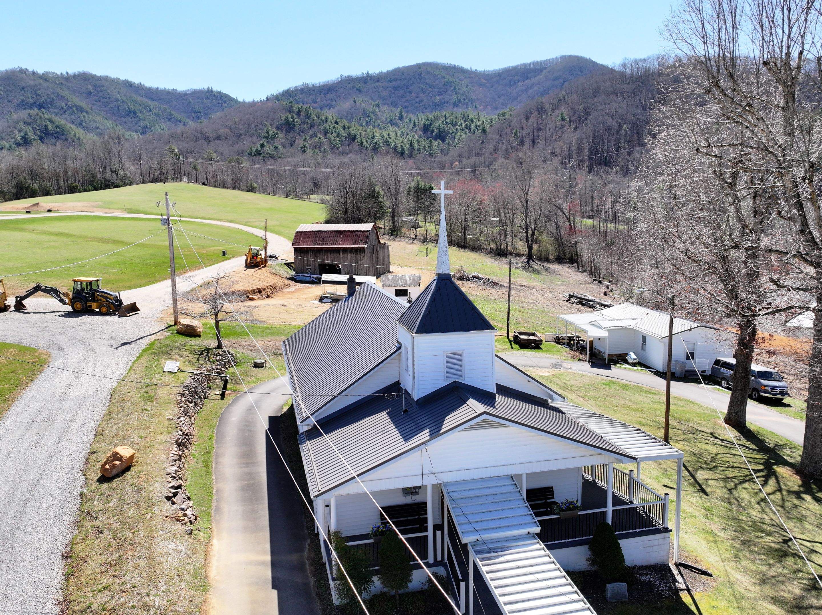 Fish Springs Baptist Church by Omnia Roofing