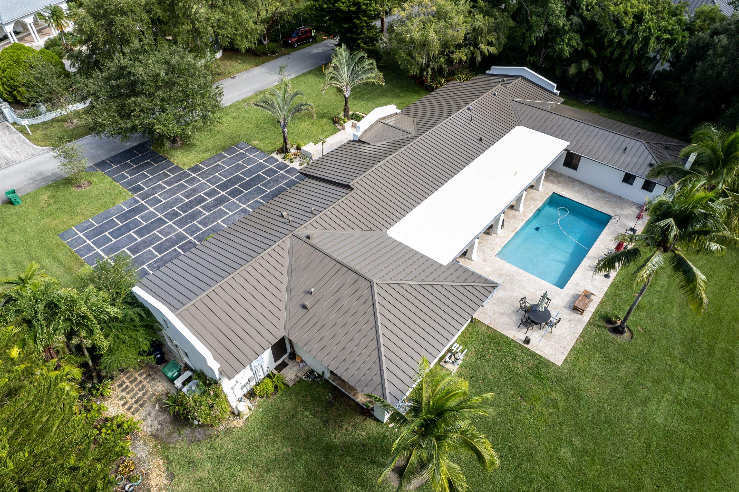 Metal Roof - Galvalume - Medium Bronze by Istueta Roofing