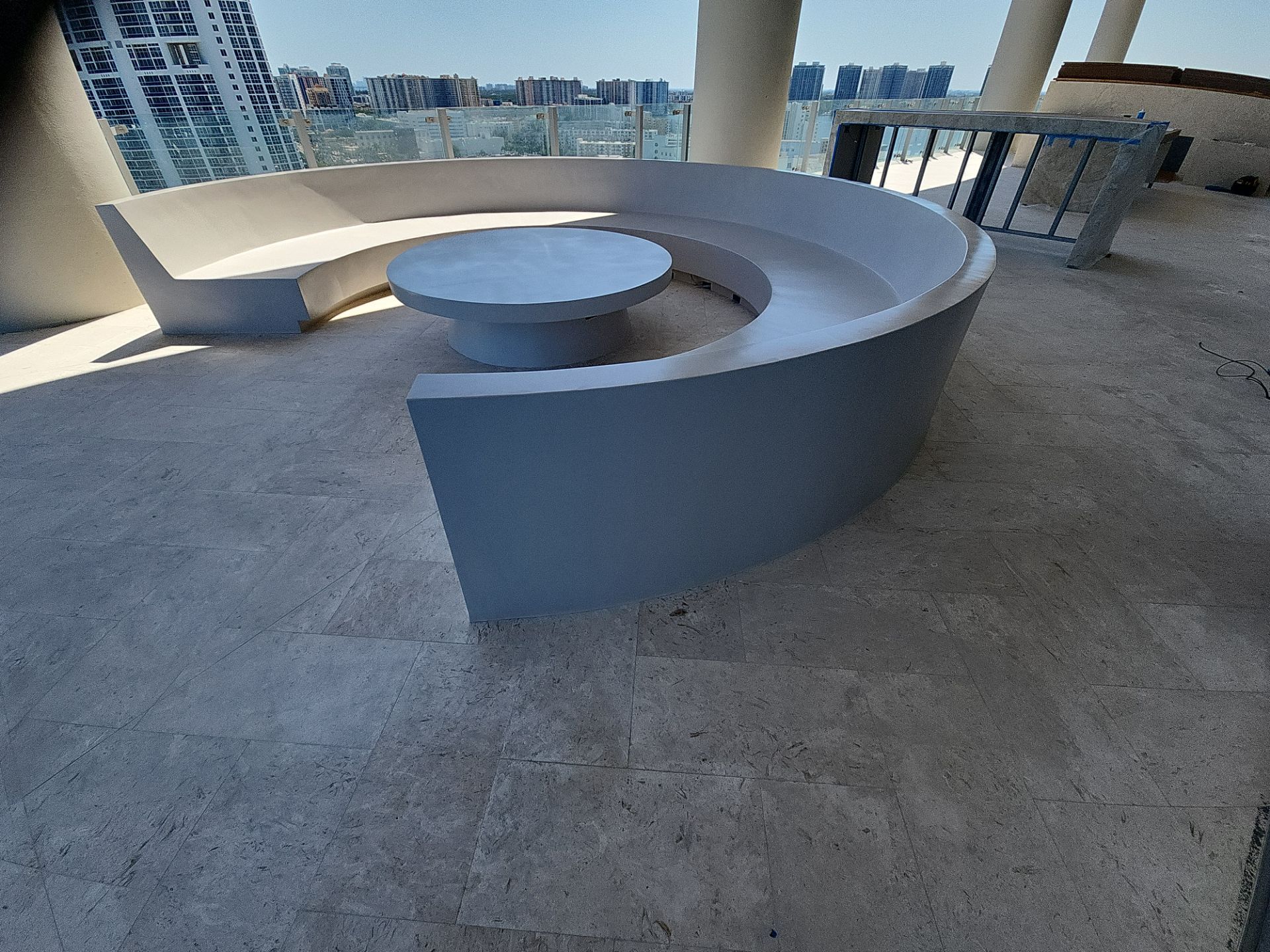 Microtopping over Furniture by Seamless Surfaces