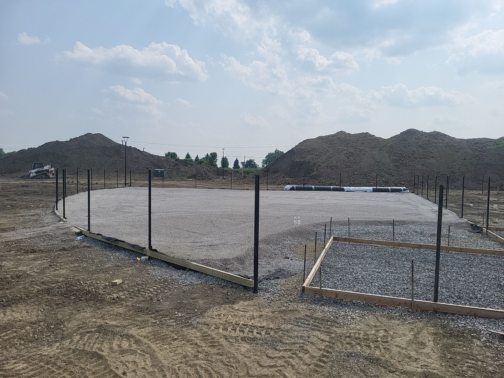 Custom Putting Green and Pet Parks @ Union Station Apartments in Marysville, Ohio by Southwest Greens Midwest