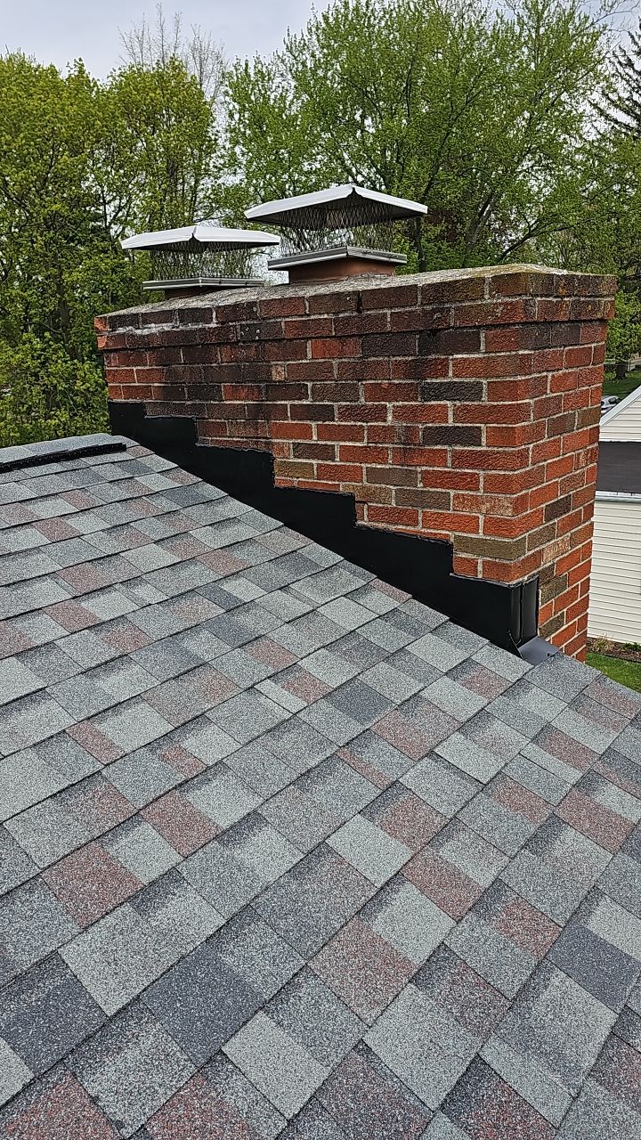 ATLAS PINNACLE COLOR: SUMMER STORM DRIP EDGE: WHITE by Eagle Eye Roofing